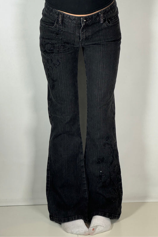 Utsvängda jeans stl: S