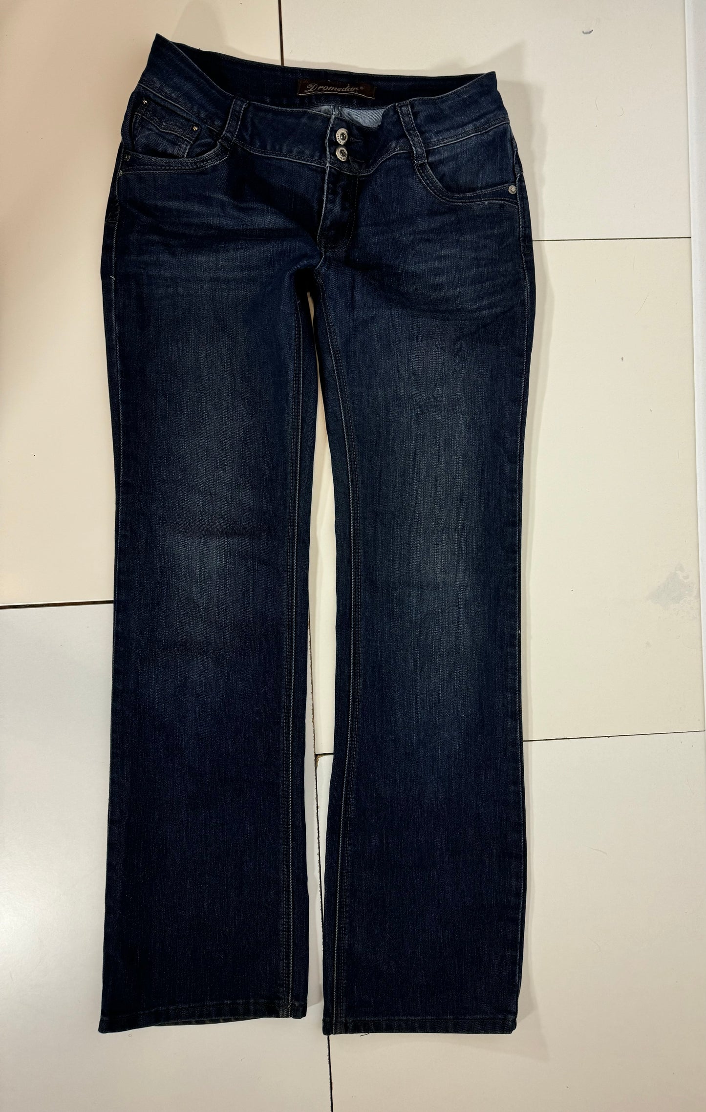 Utsvängda jeans stl: M