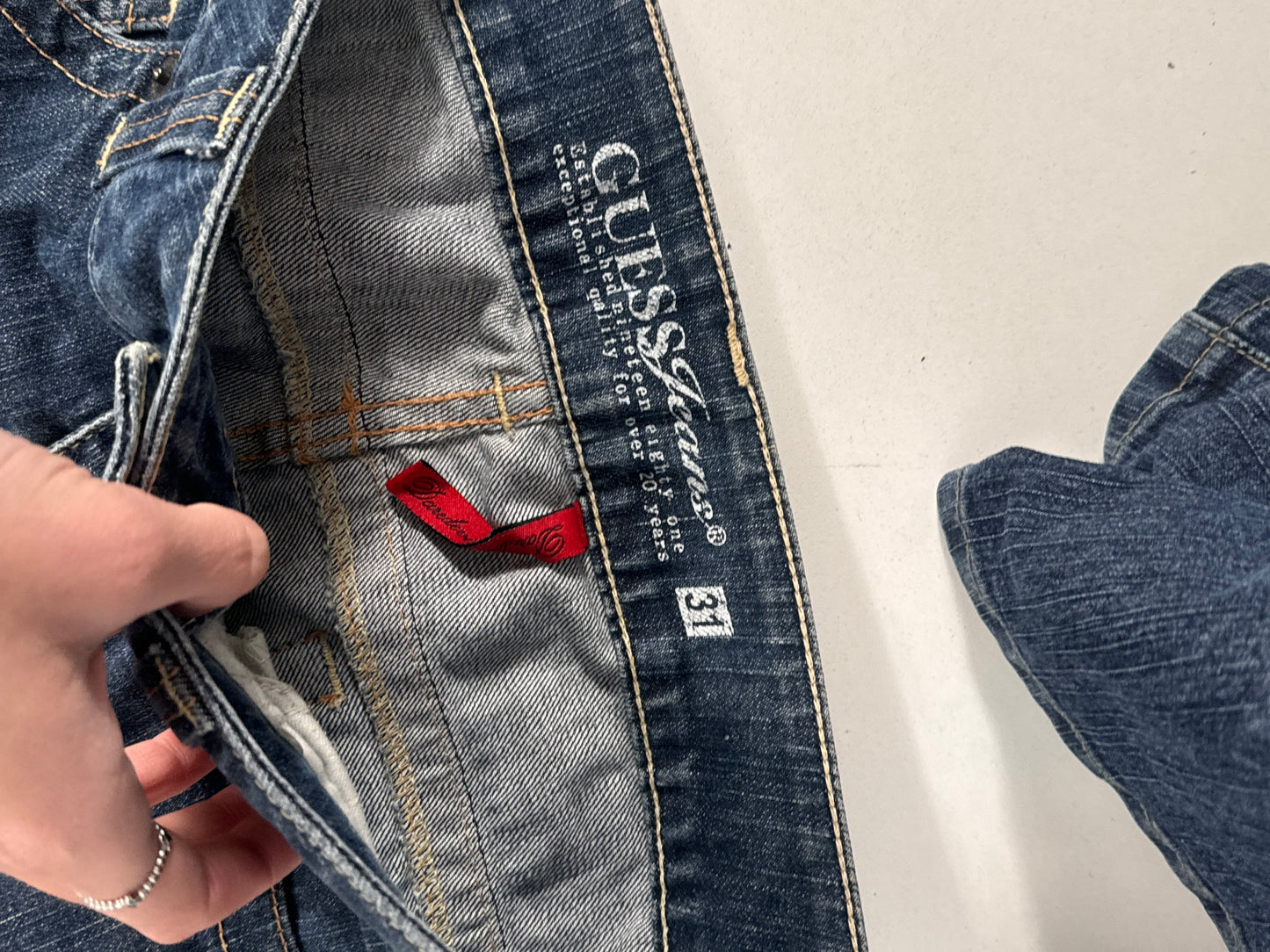 Utsvängda jeans stl: M