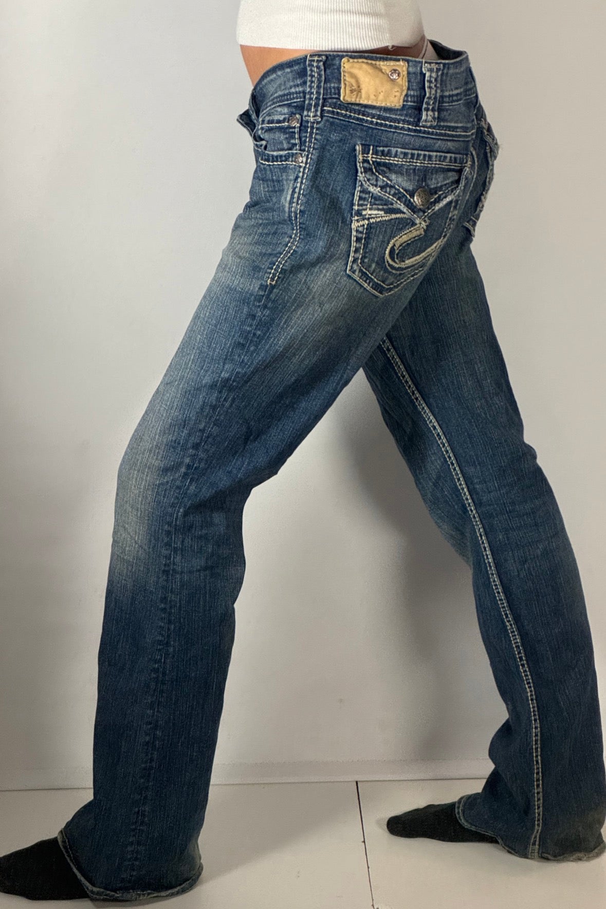 Utsvängda jeans stl: L
