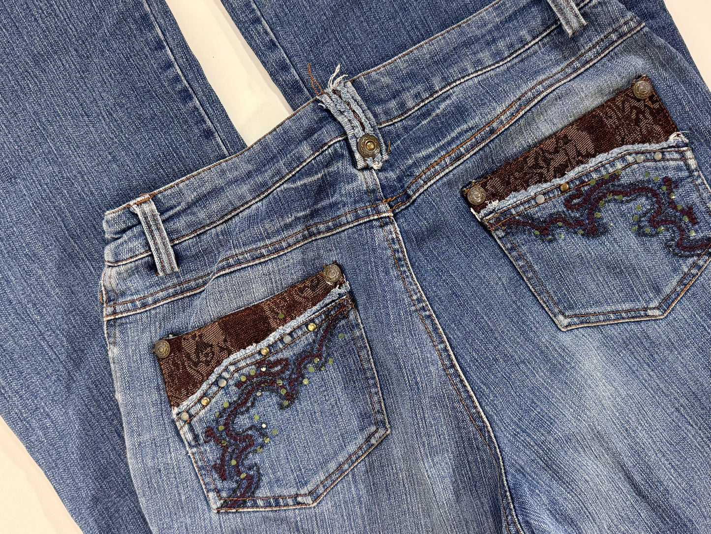 Utsvängda jeans stl: XS