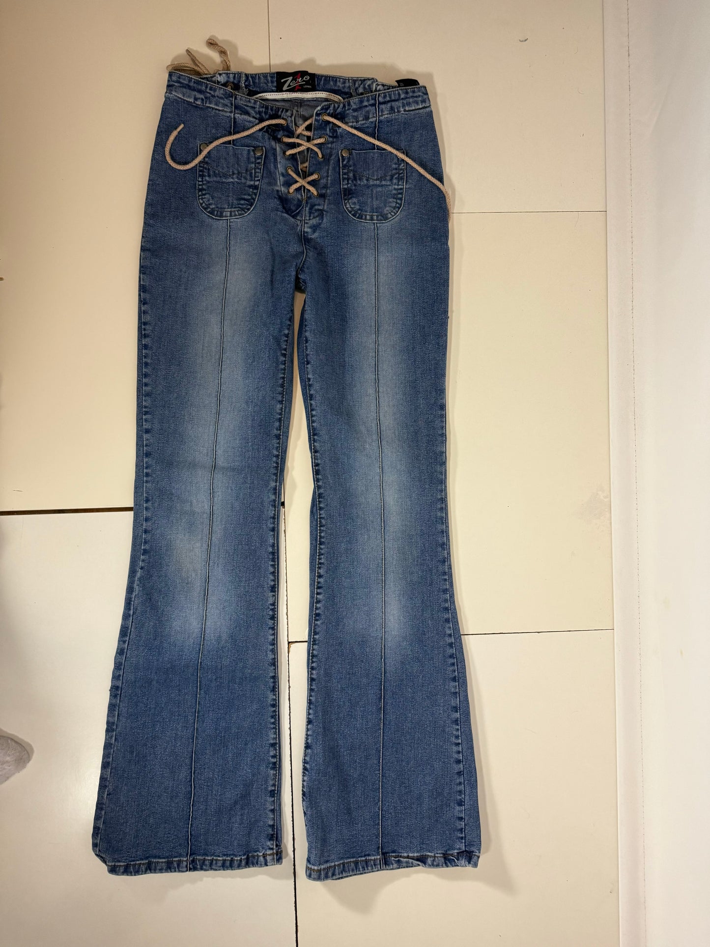 Utsvängda jeans stl: XS