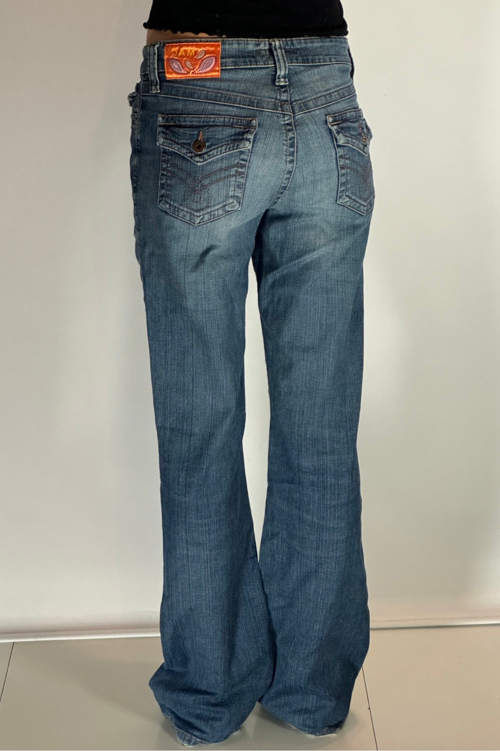 Utsvängda jeans stl: S/M
