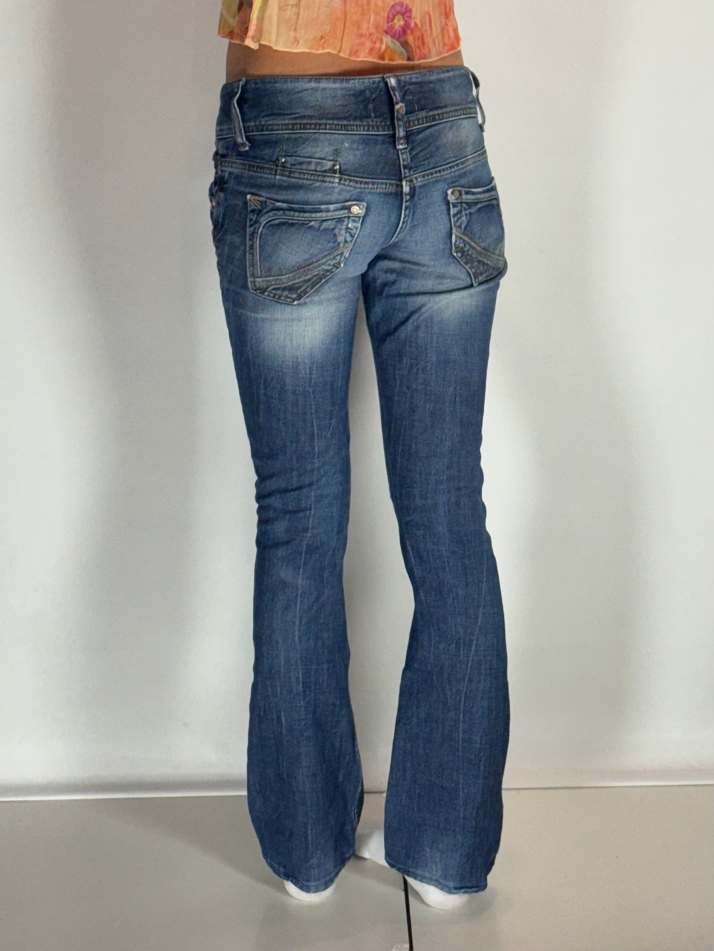 Lågmidjade jeans–stl: S