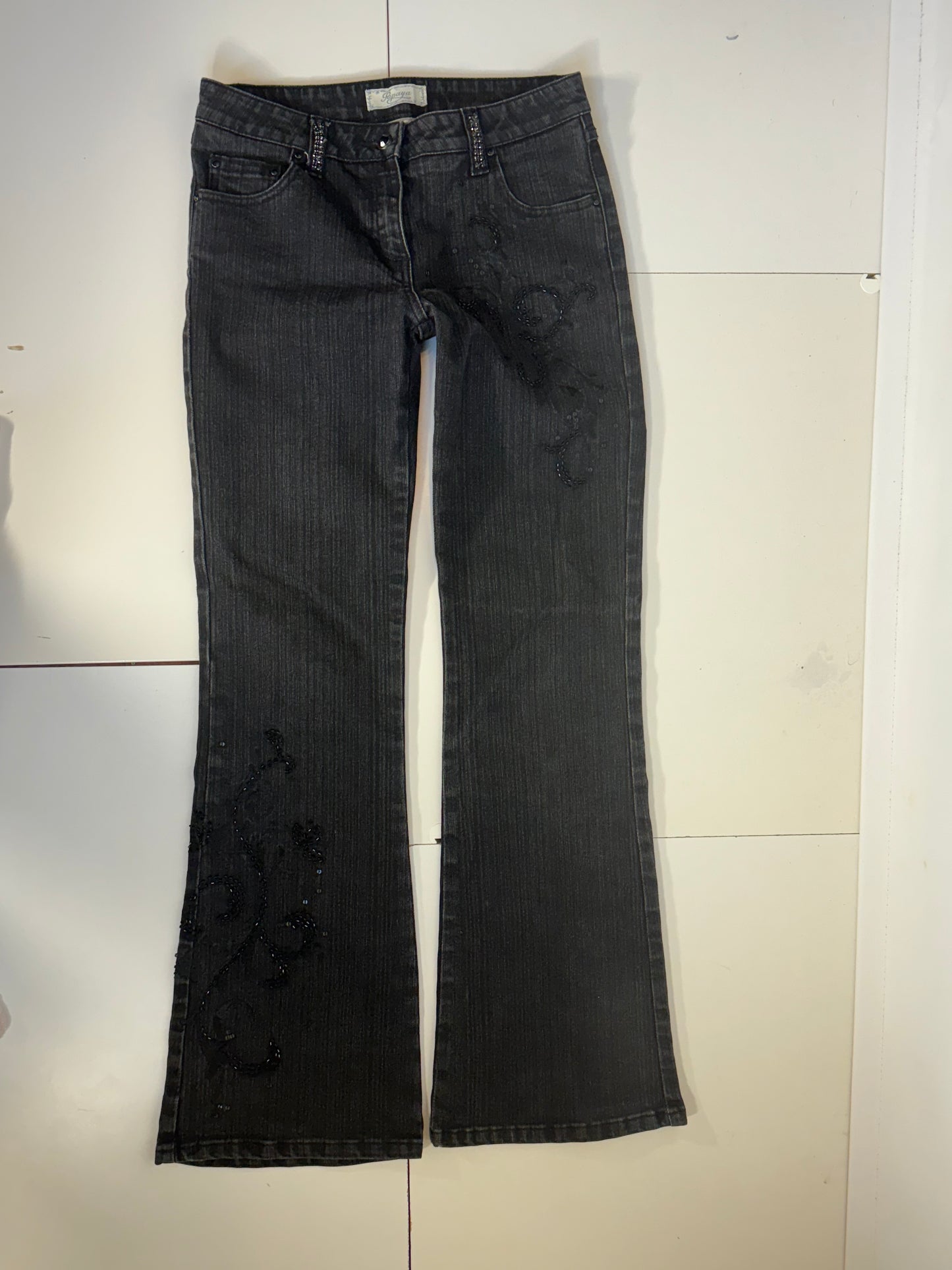Utsvängda jeans stl: S
