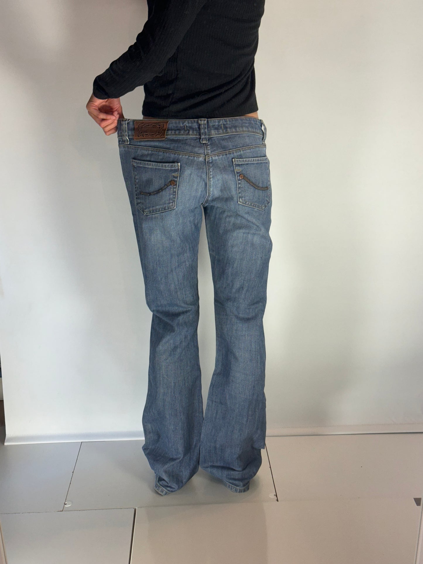 Lågmidjade jeans–stl: M