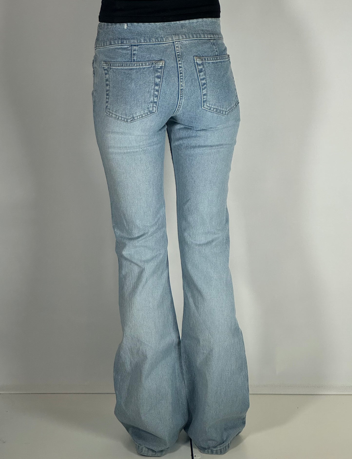 Utsvängda jeans stl: XS