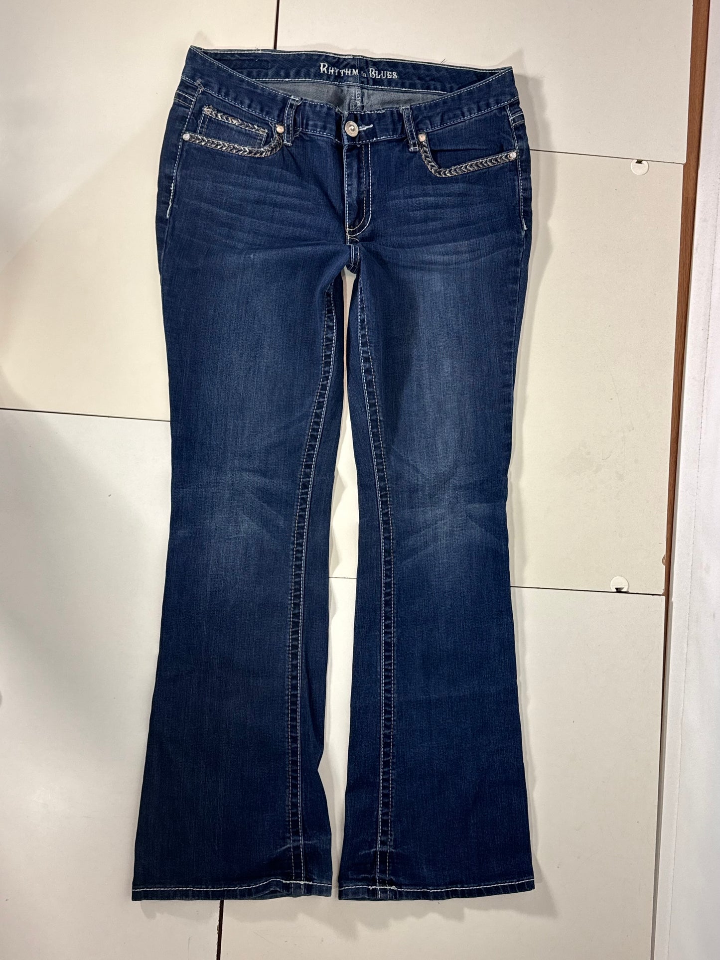 Utsvängda jeans stl: L