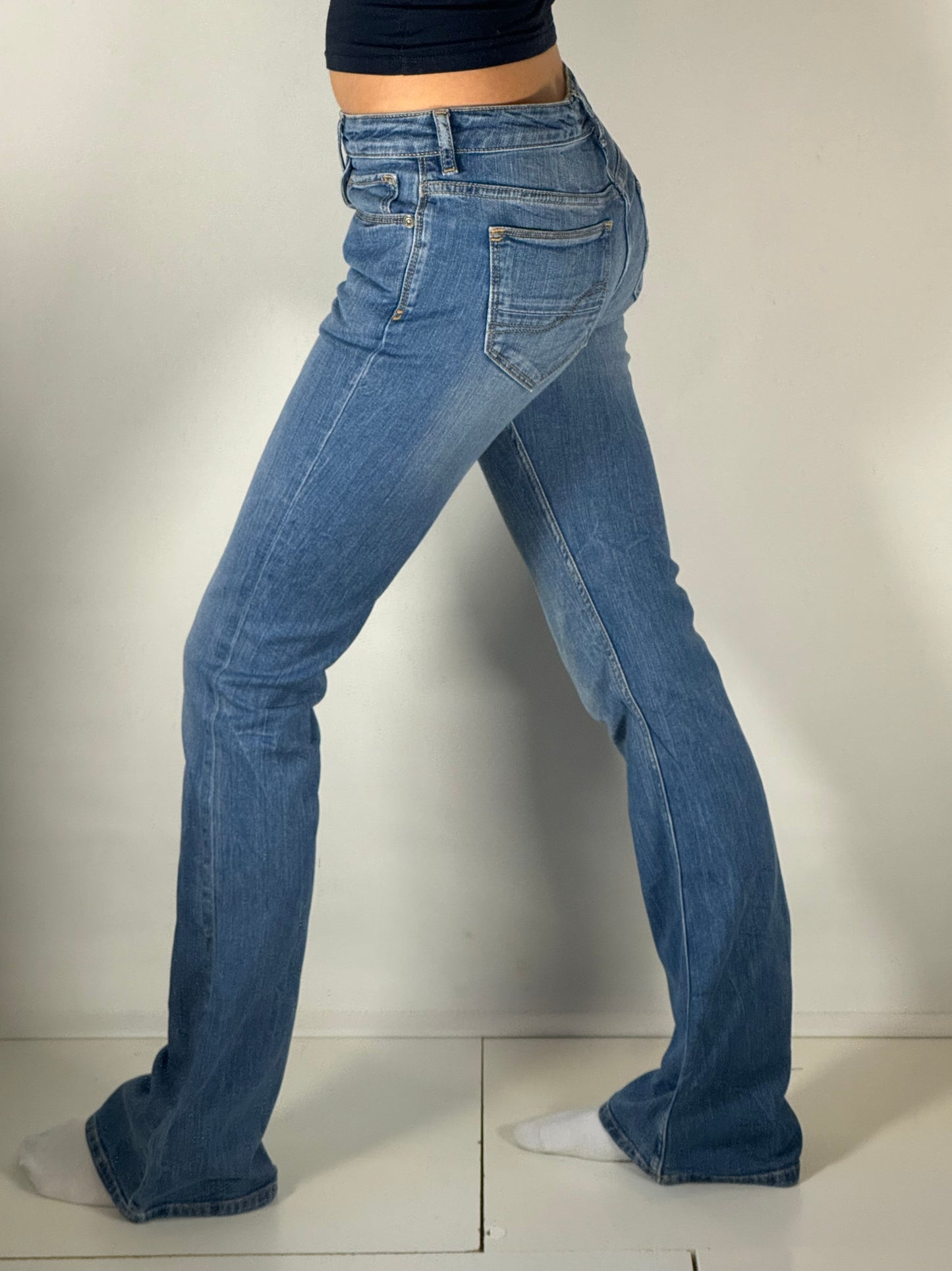Utsvängda jeans stl: XS