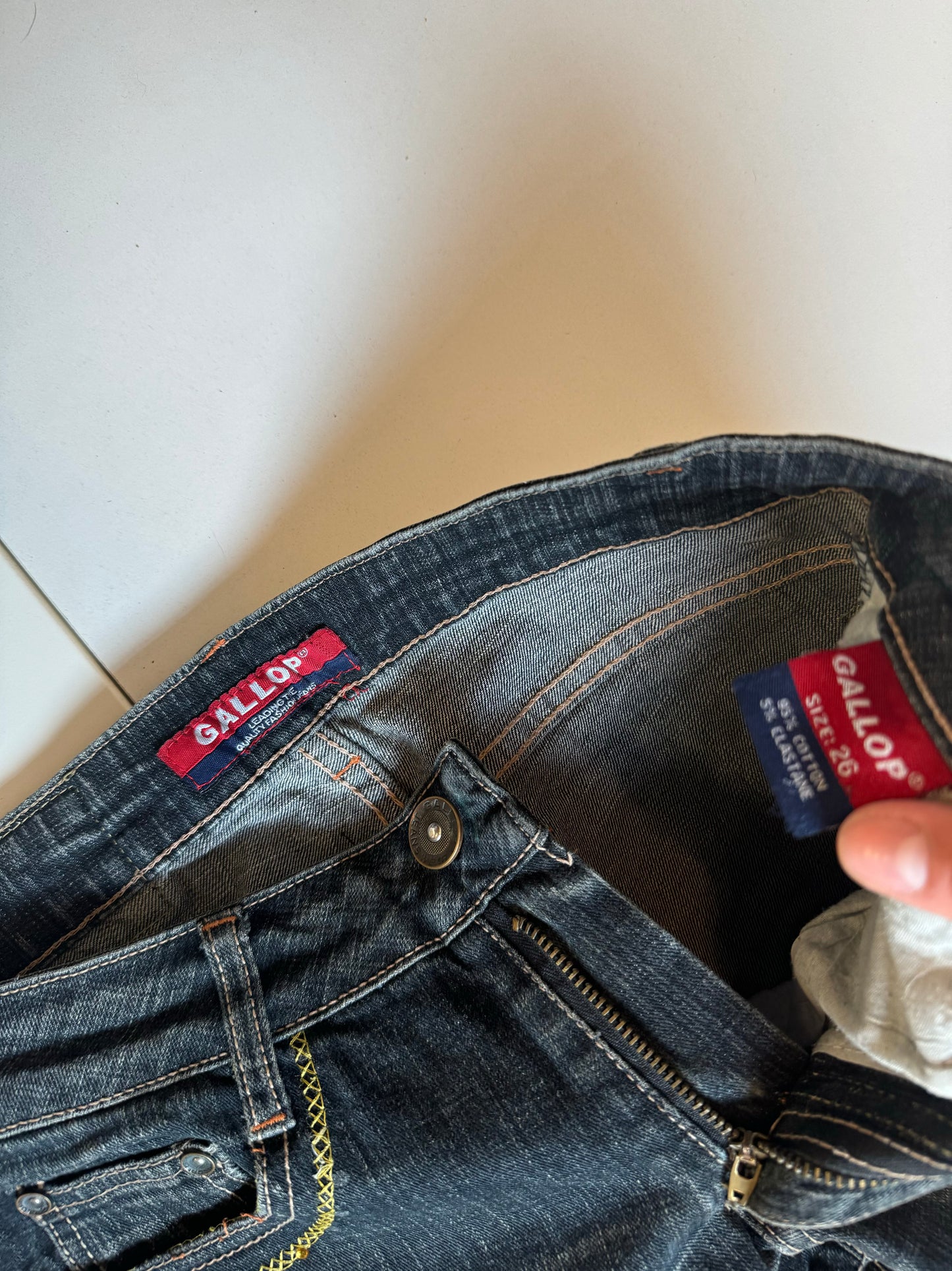Utvsvängda jeans stl: XS