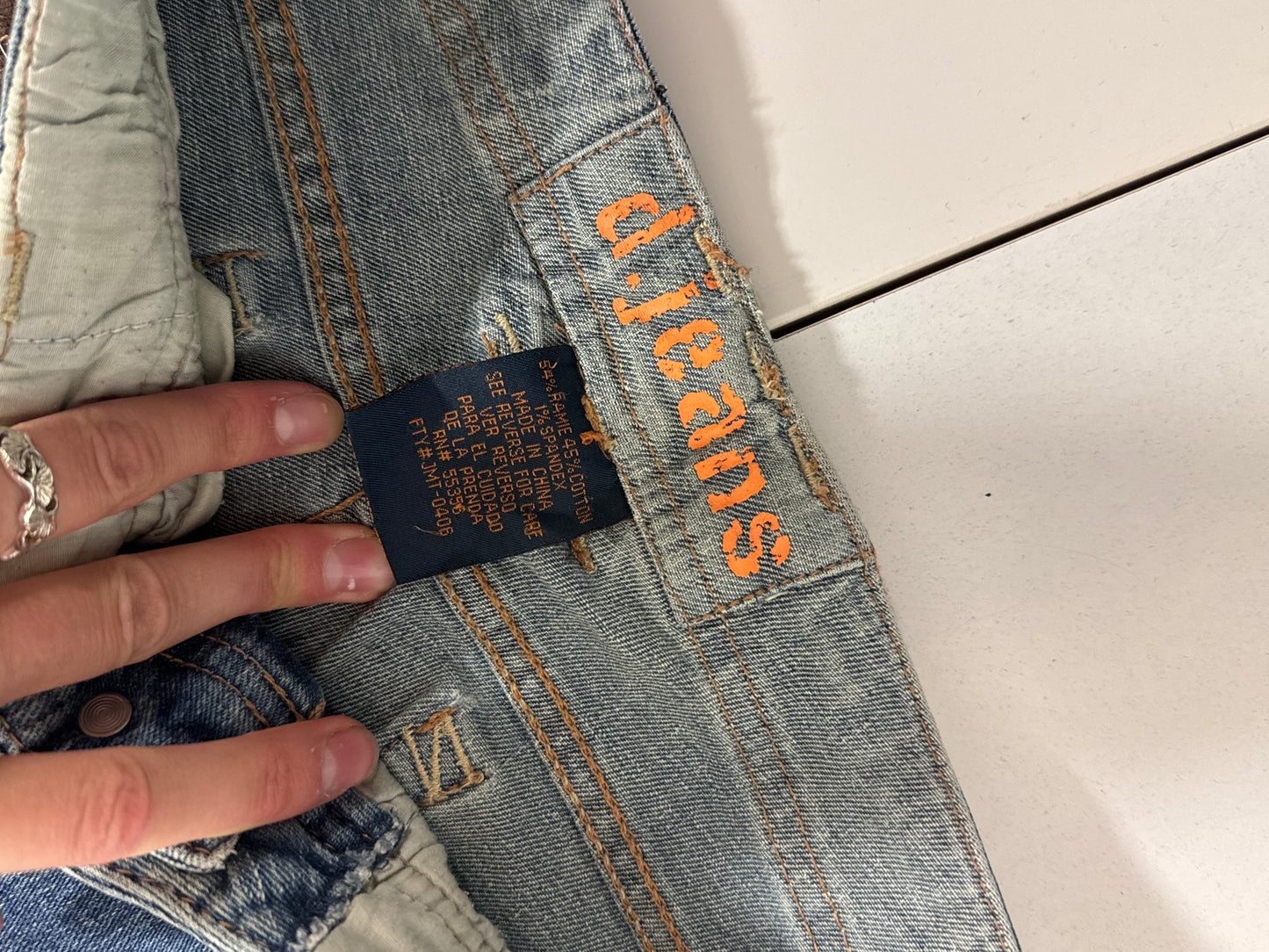 Utsvängda jeans stl: S