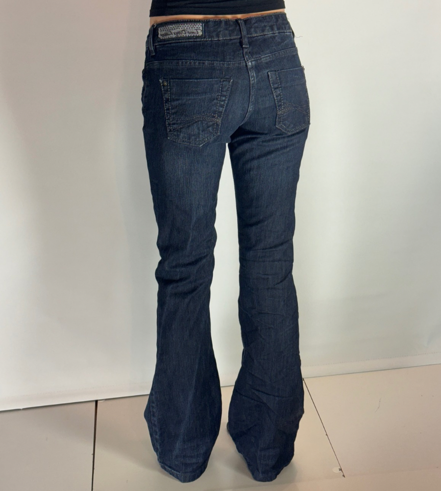 Utsvängda jeans – stl: S