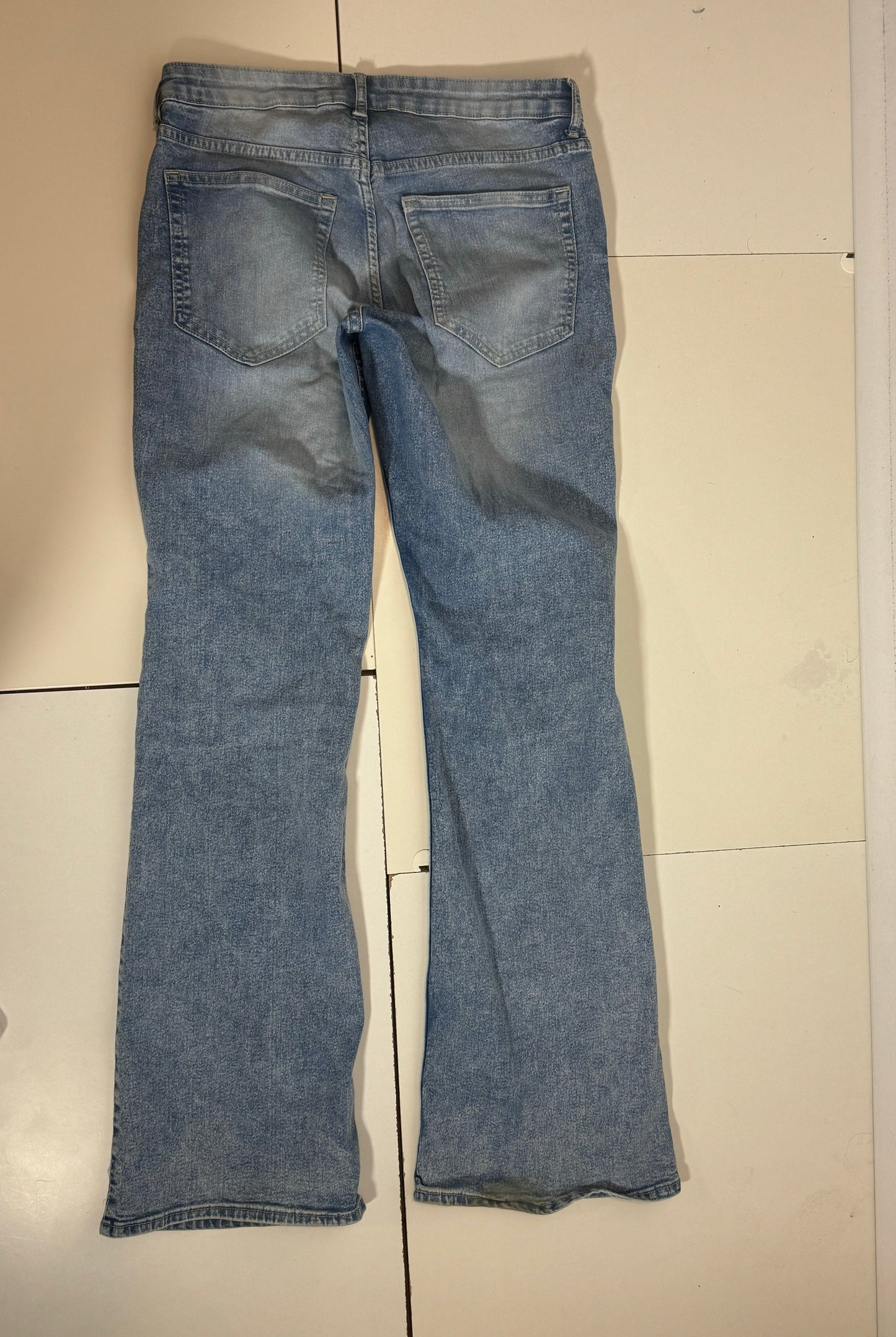 Utsvängda jeans stl: S/M