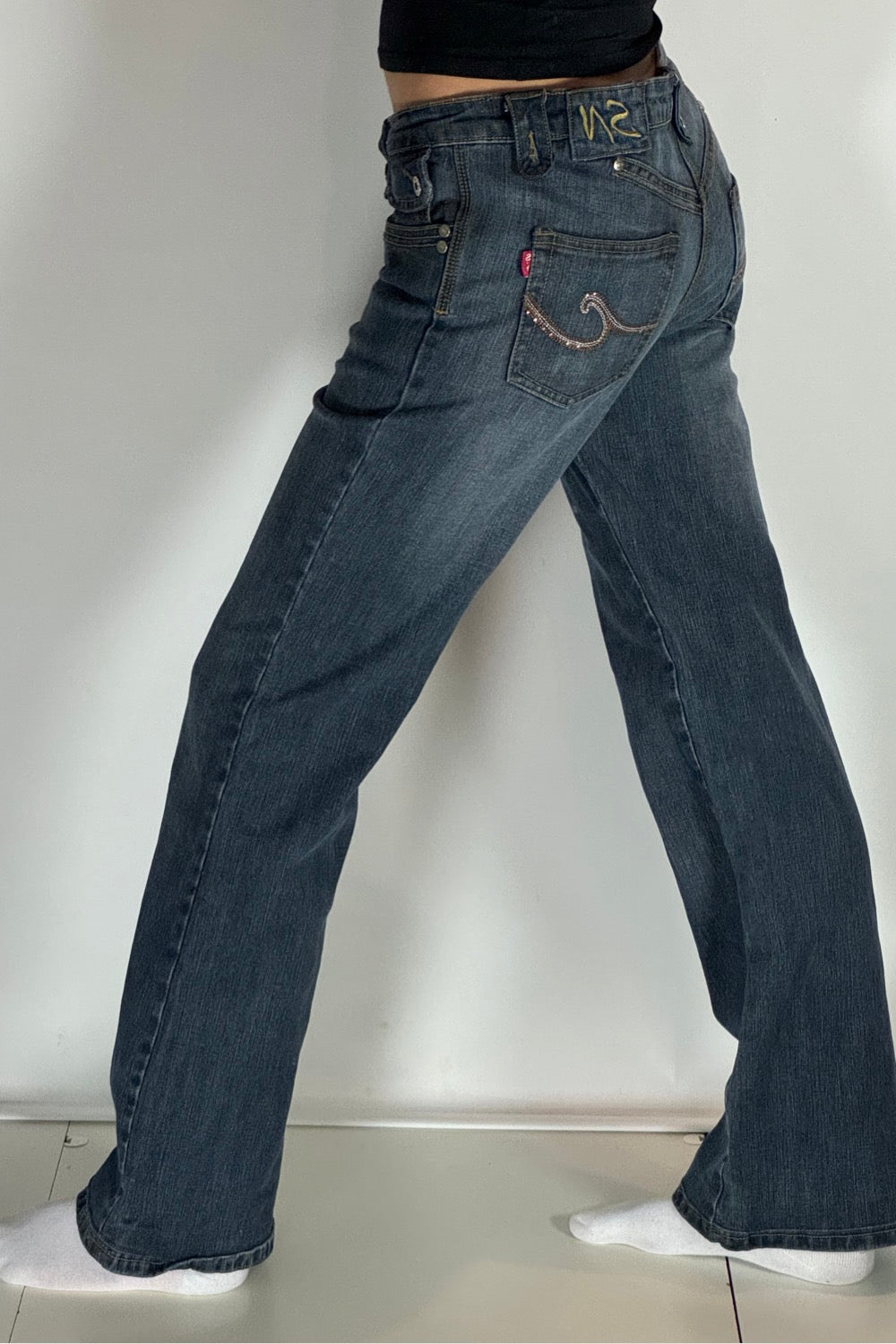 Utsvängda jeans stl: M