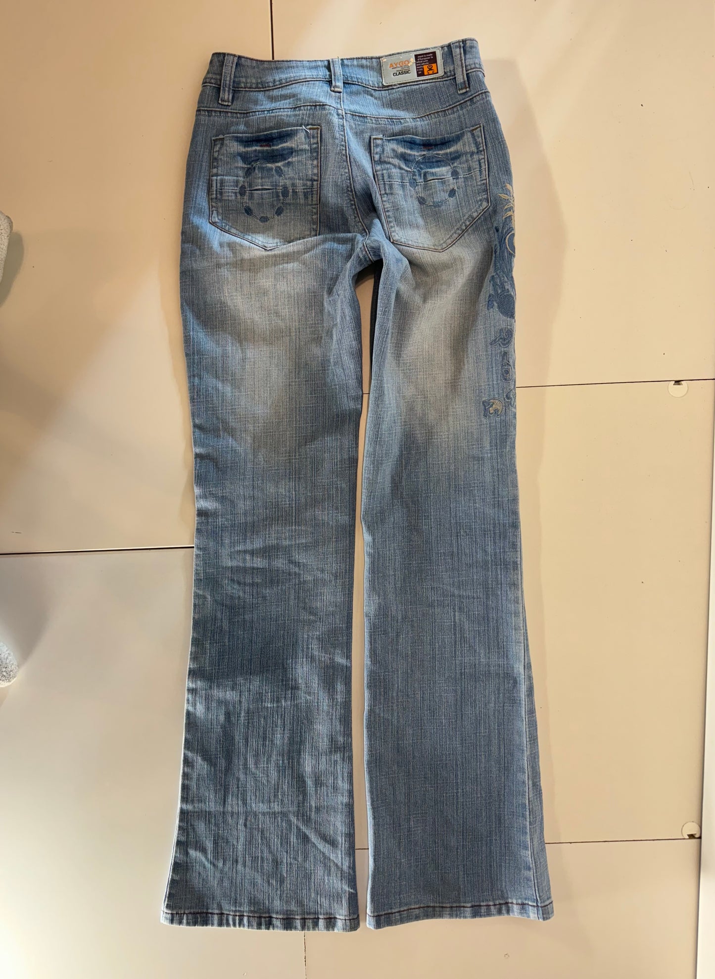 Utsvängda jeans stl: XS
