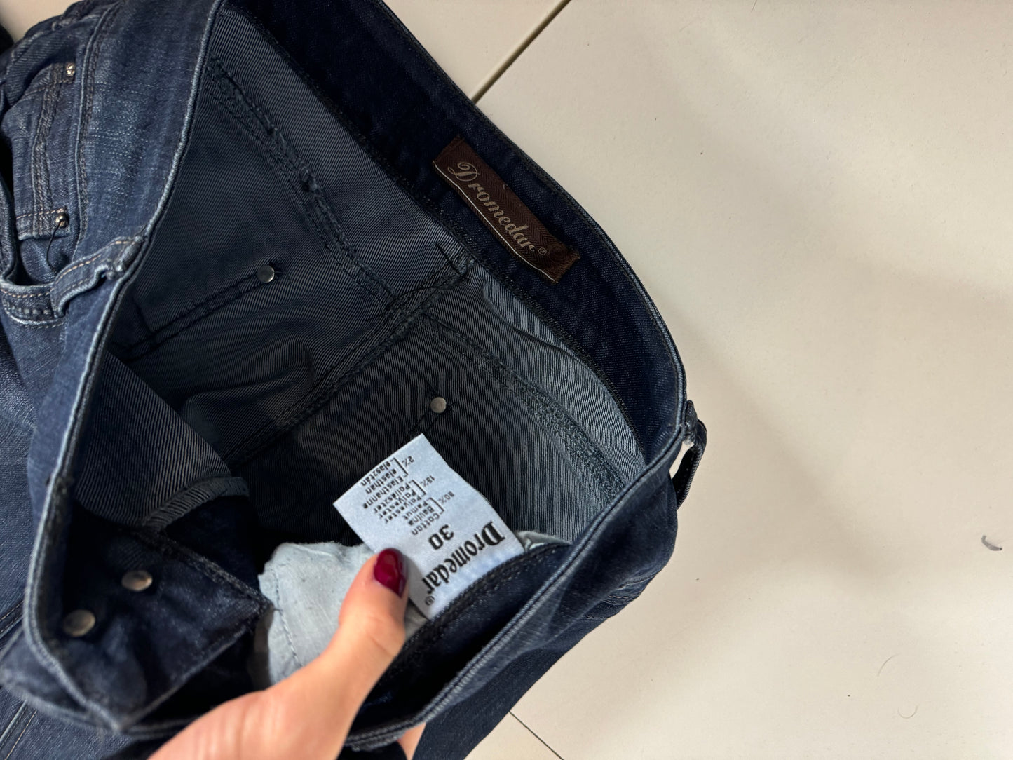 Utsvängda jeans stl: M