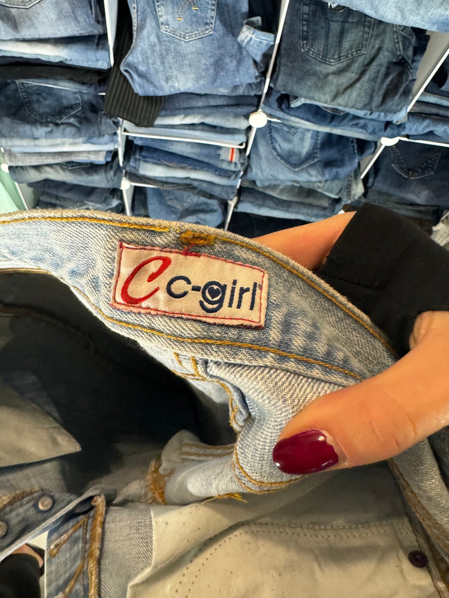 Utsvängda jeans stl: M