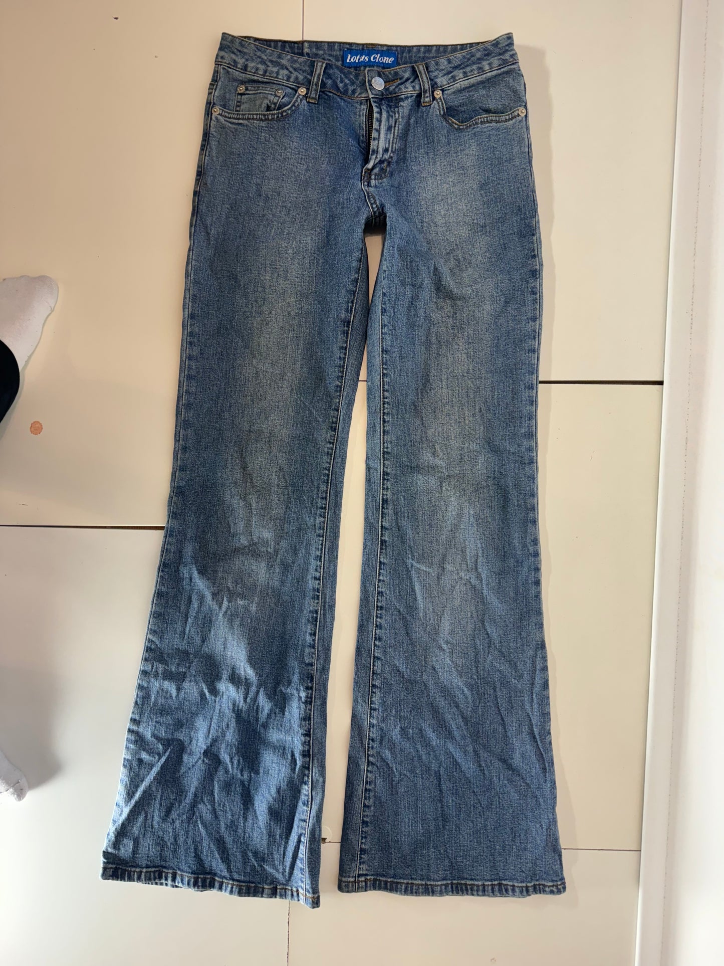 Utsvängda jeans stl: S