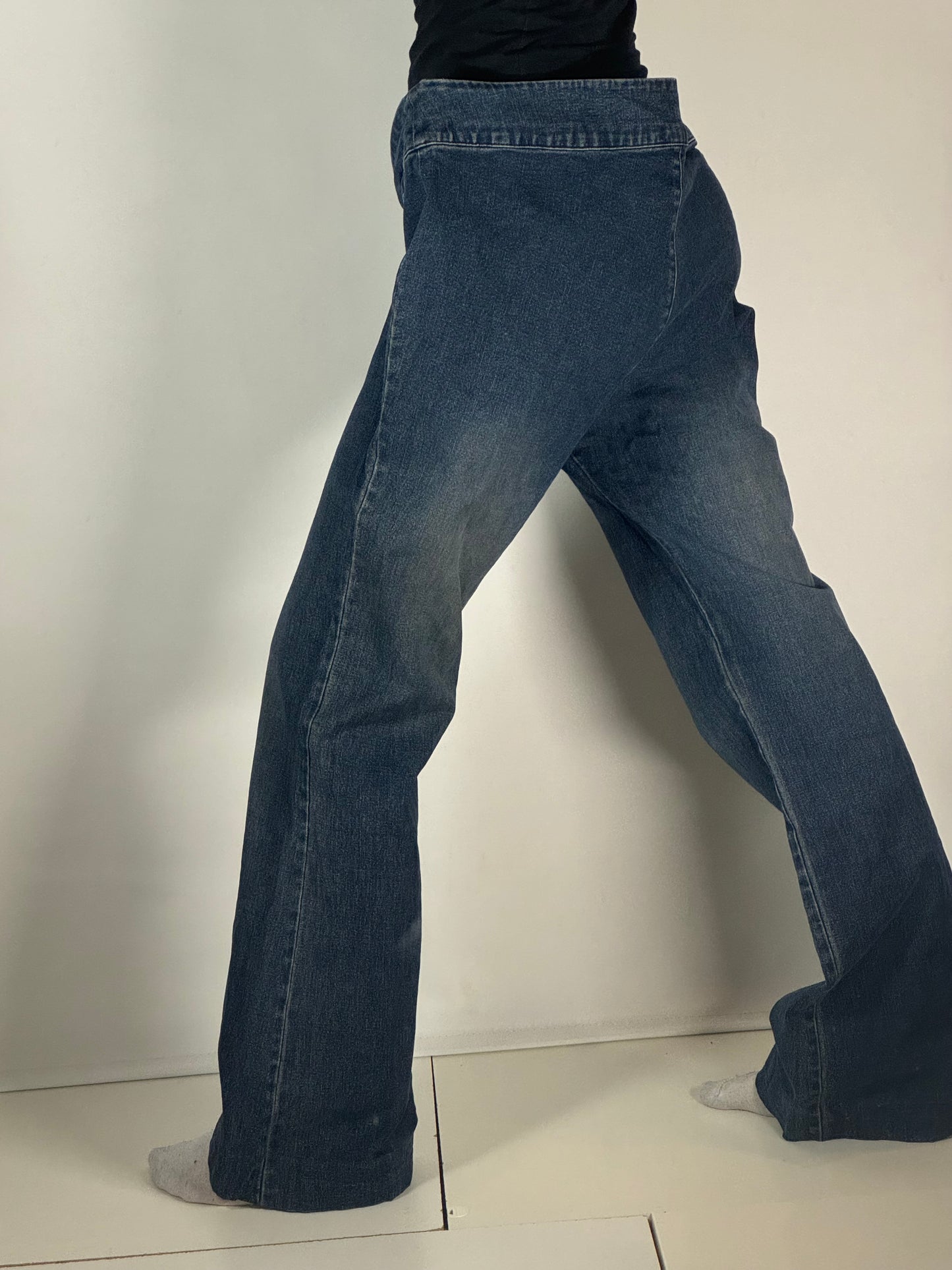 Utsvängda jeans stl: XL