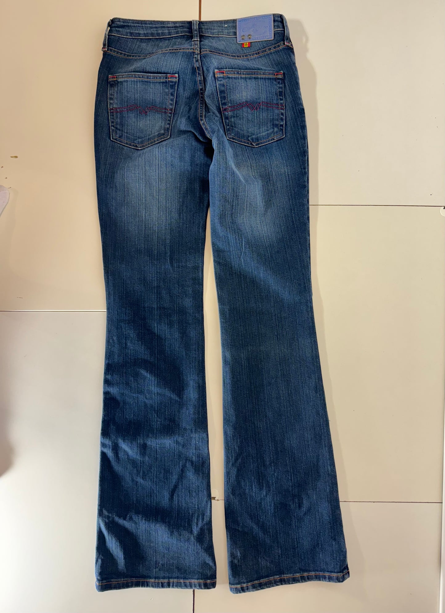 Utsvängda jeans stl: S