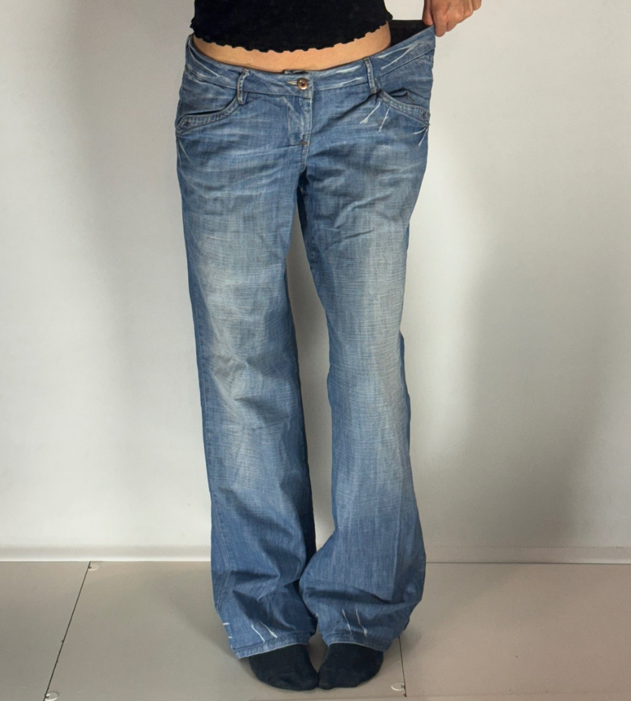 Lågmidjade jeans–stl: M