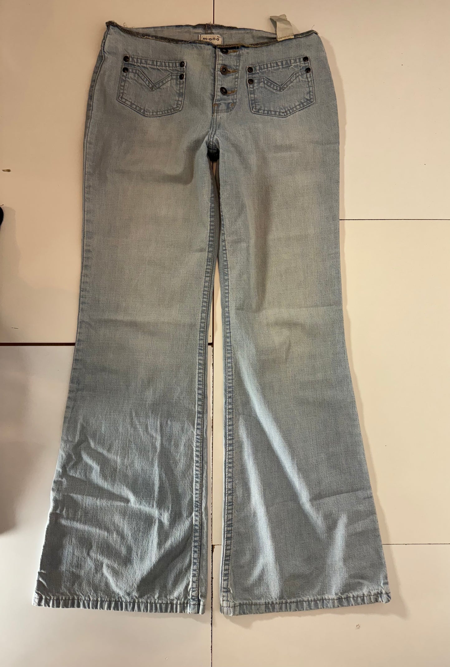 Utsvängda jeans stl: S