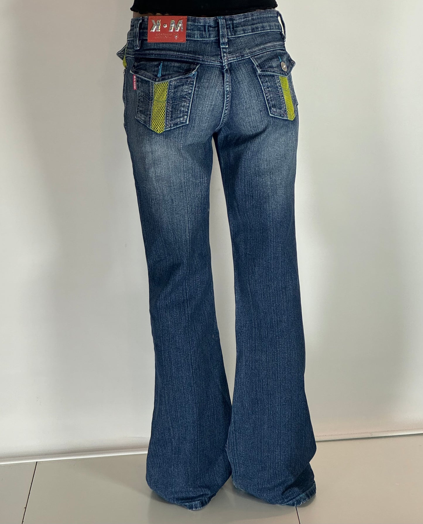 Utsvängda jeans stl: S/M