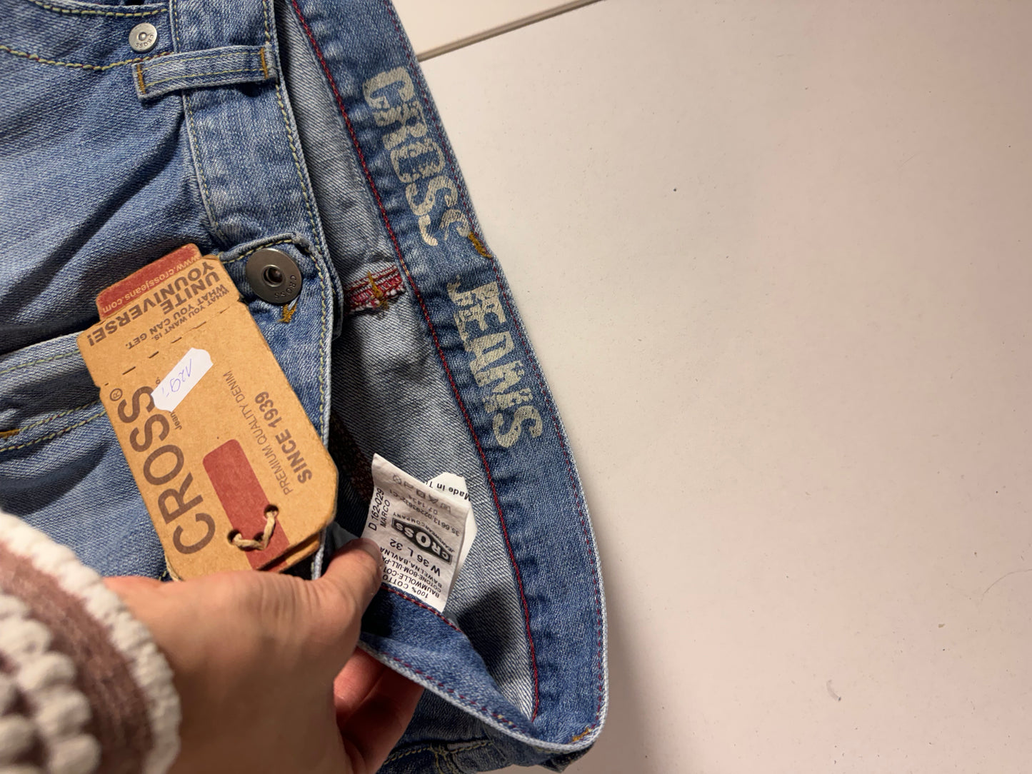 Utsvängda jeans stl: L