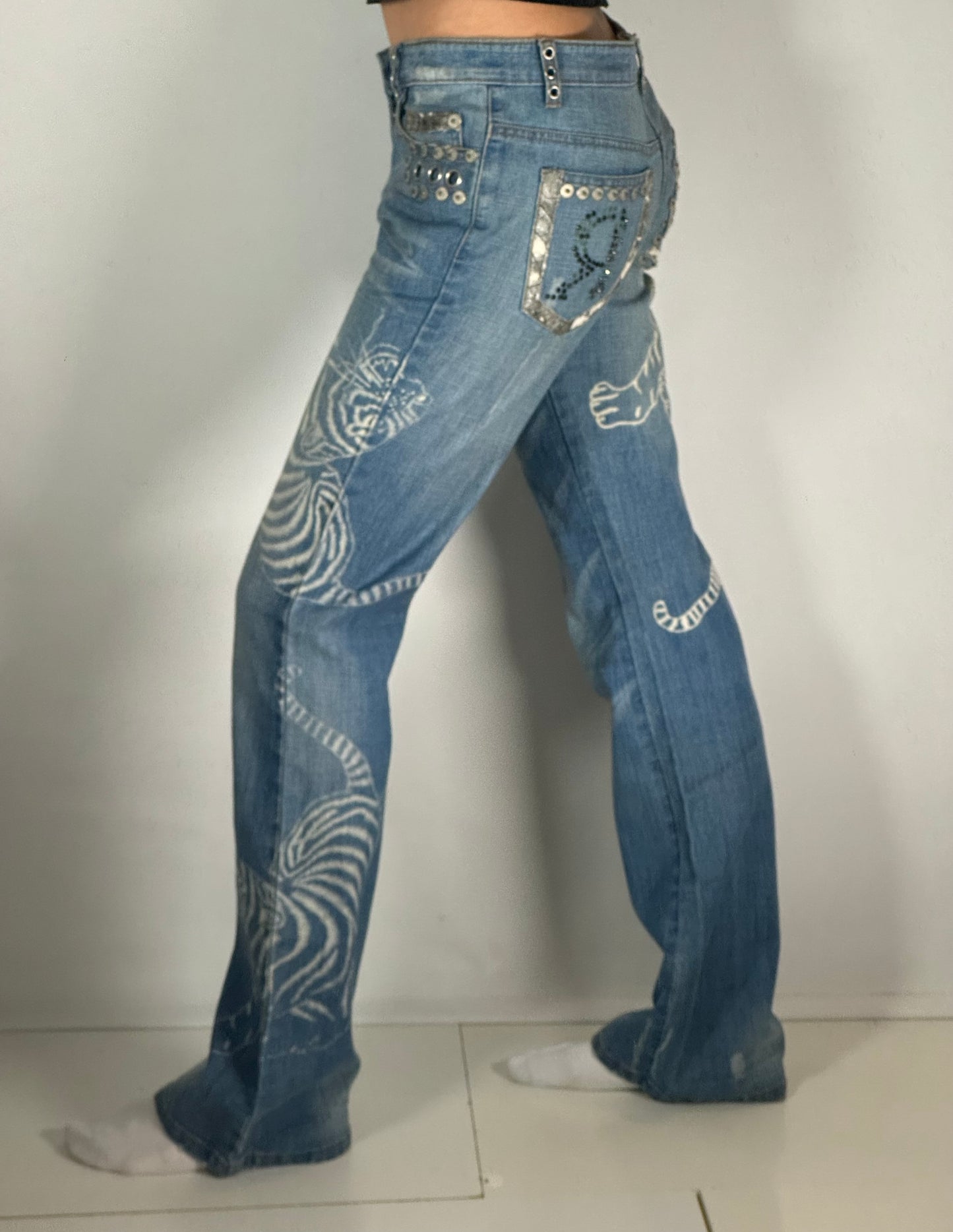 Utsvängda jeans stl: S