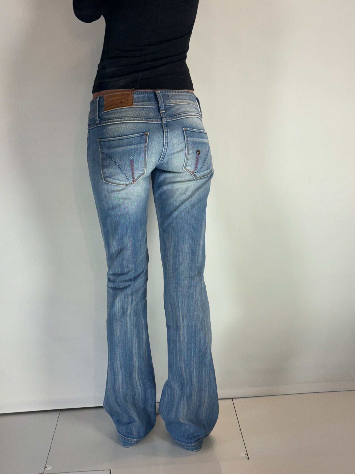 Lågmidjade jeans–stl: S
