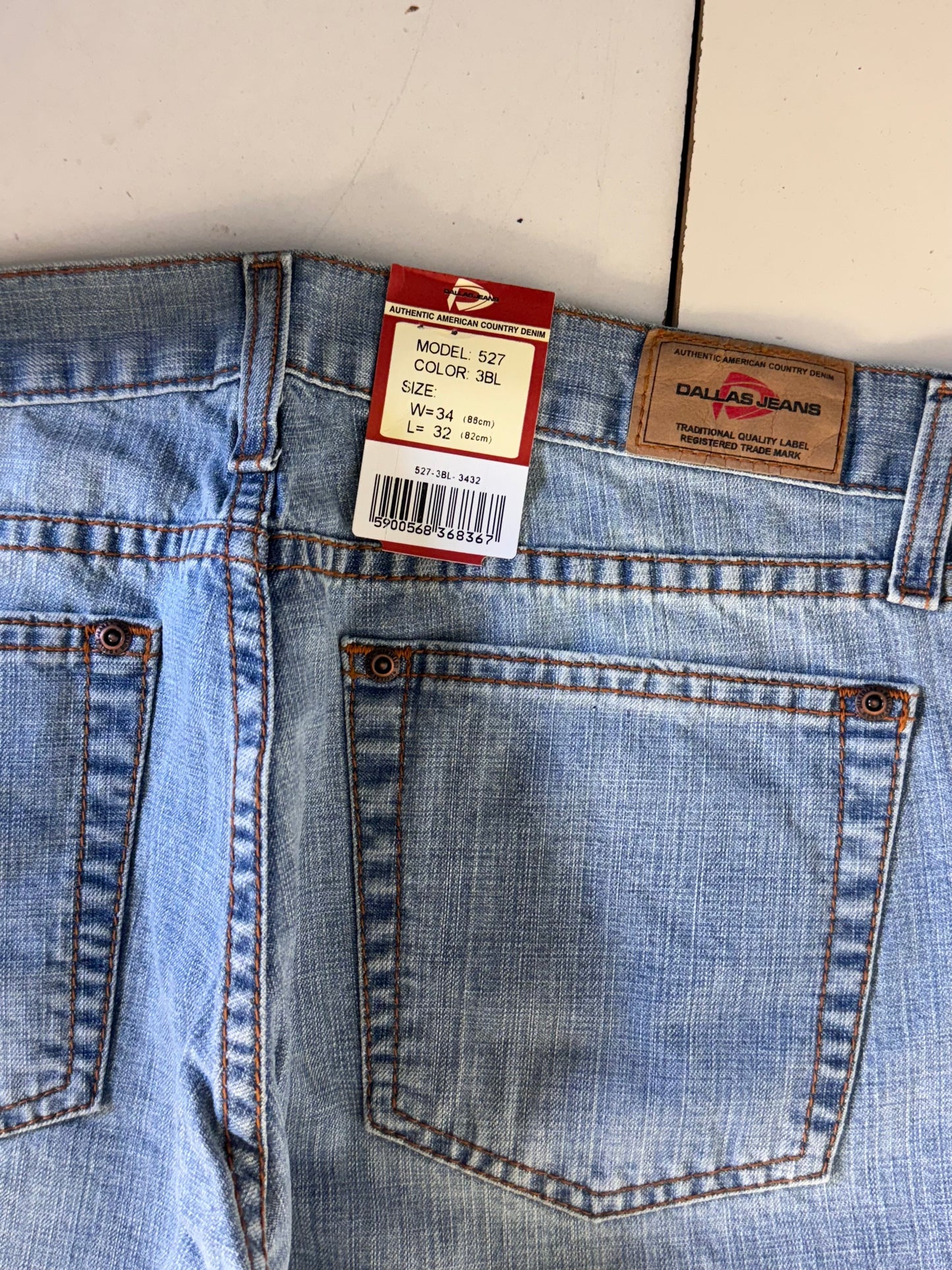 Utsvingte jeans str: M