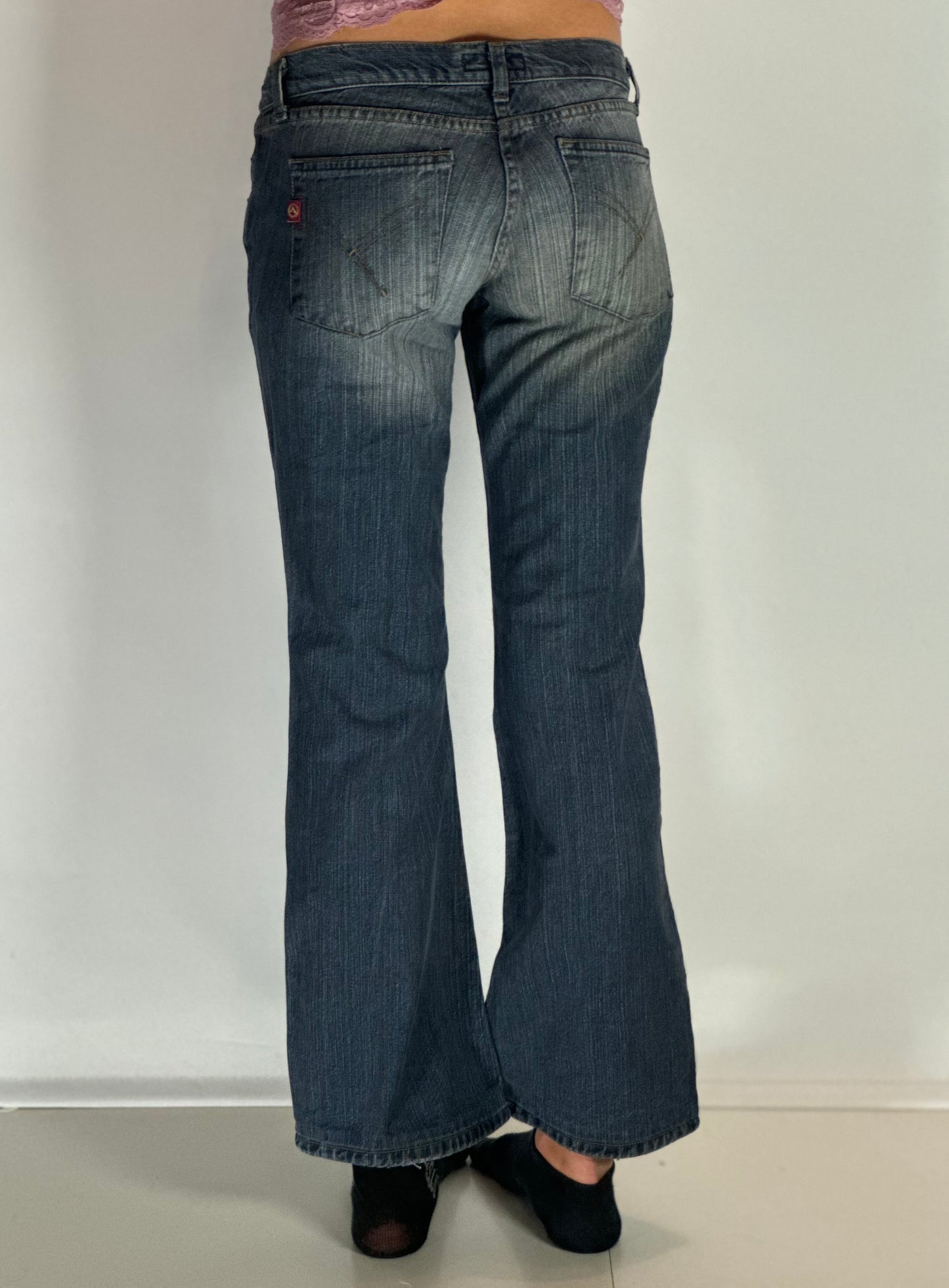 Lågmidjade jeans–stl: XS/S
