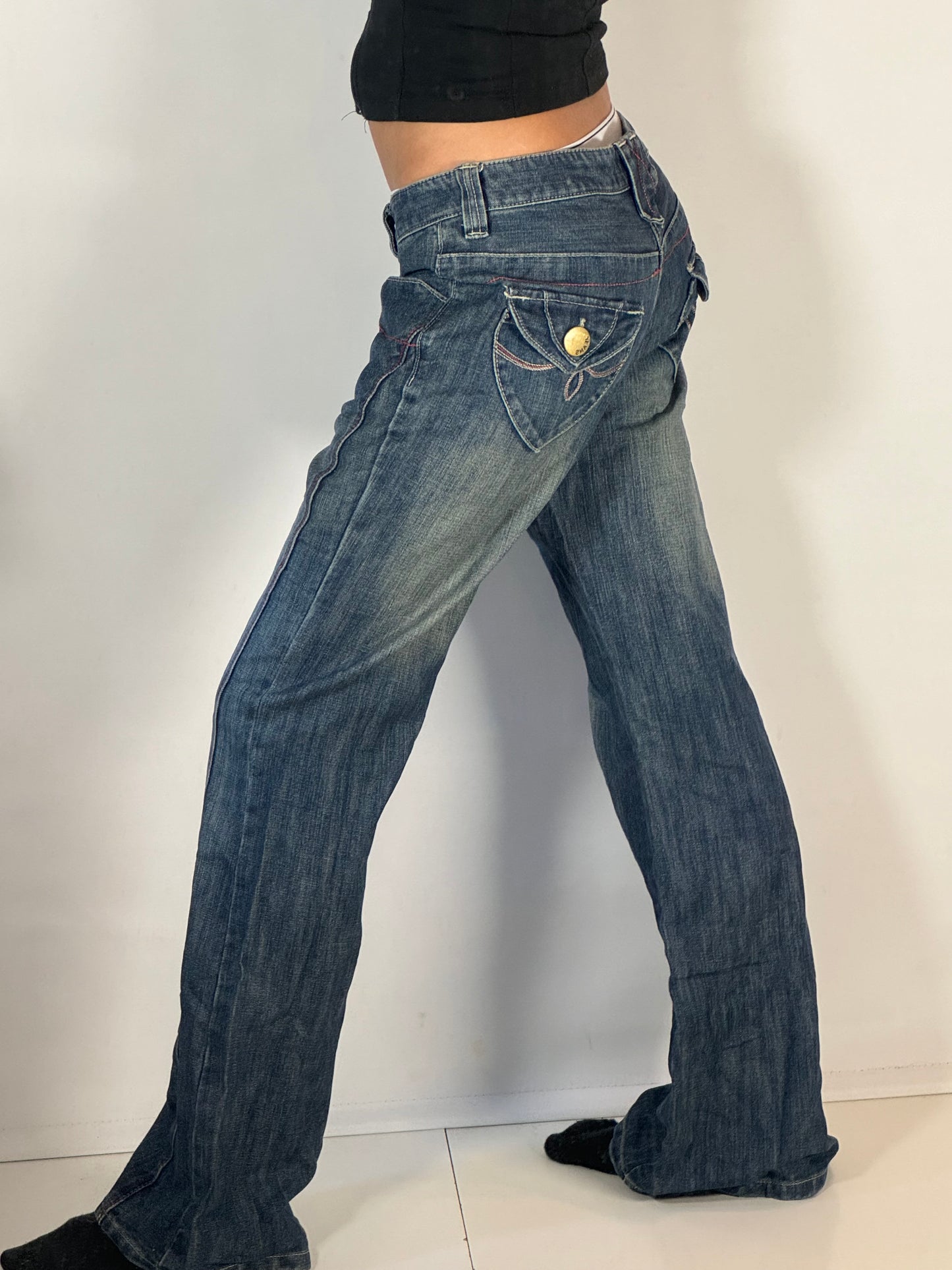 Utsvängda jeans stl: S