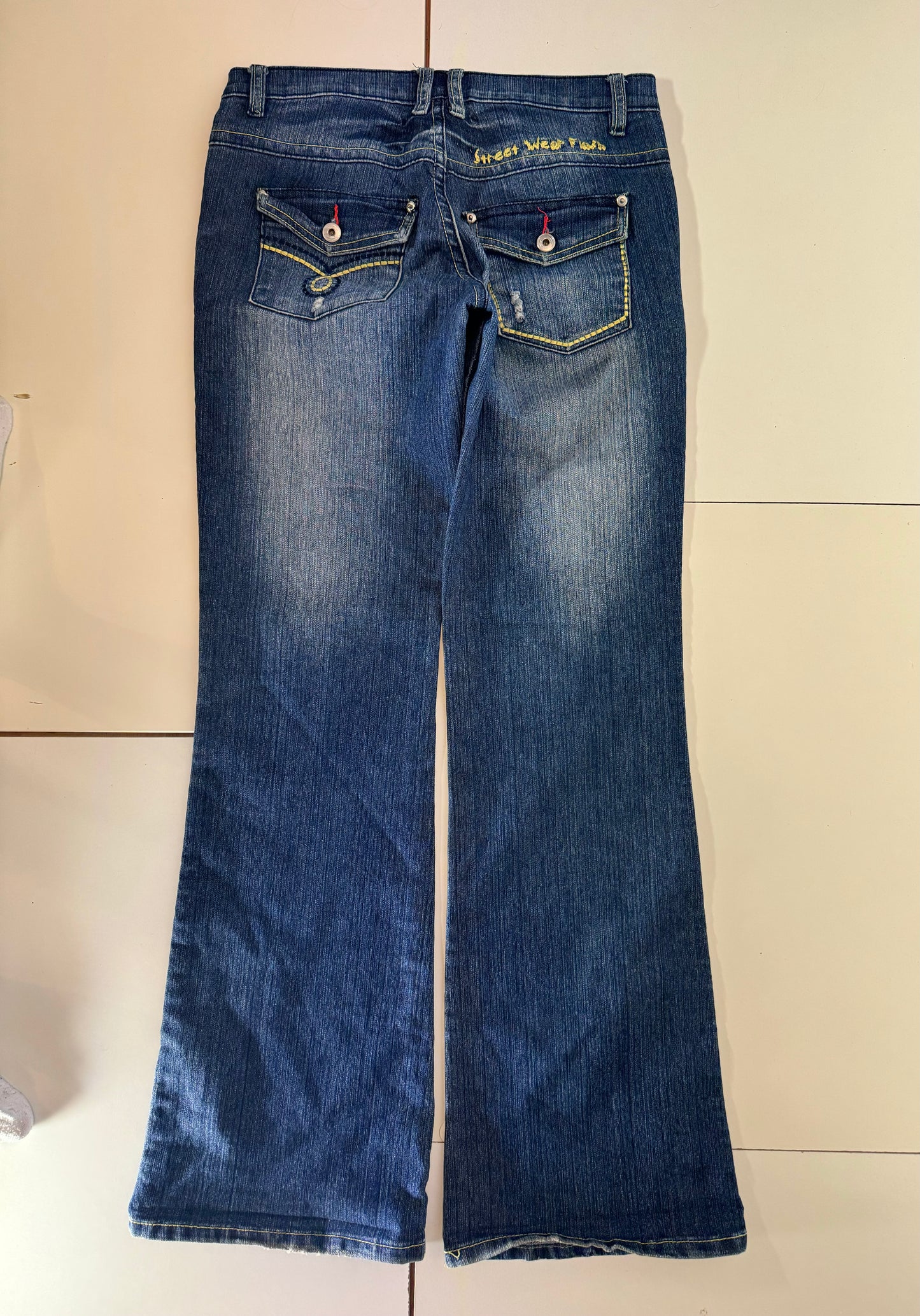 Utsvängda jeans stl: S