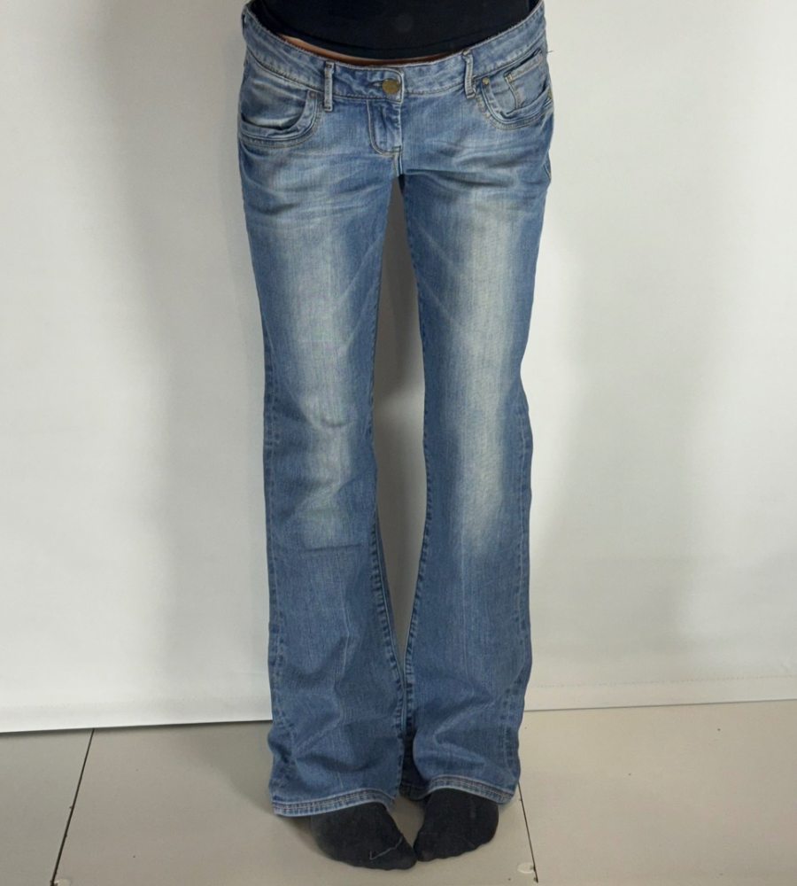 Lågmidjade jeans–stl: M/L