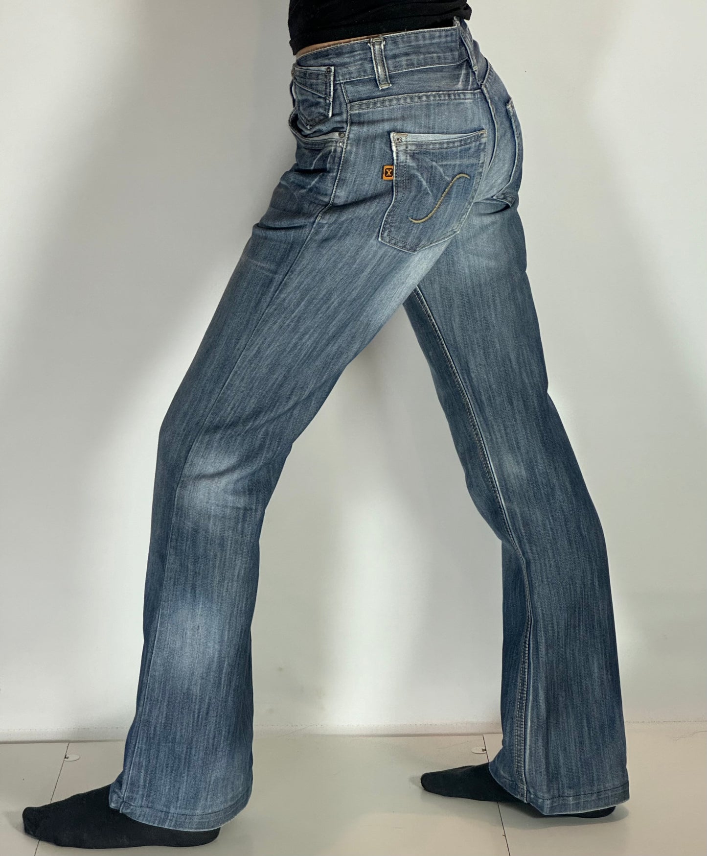Utsvängda jeans stl: S