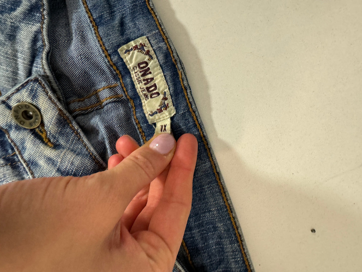 Utsvängda jeans stl: S