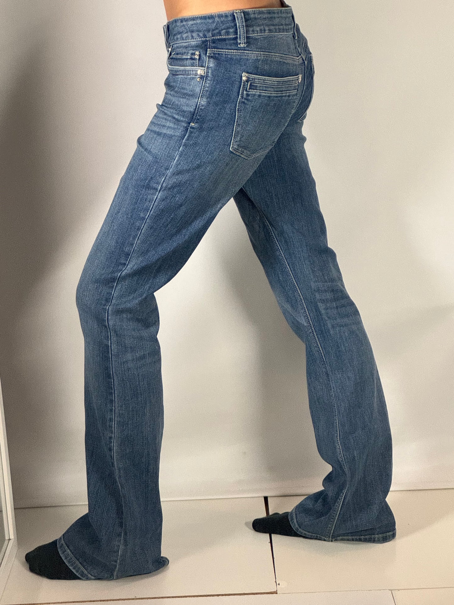 Utsvängda jeans stl: S