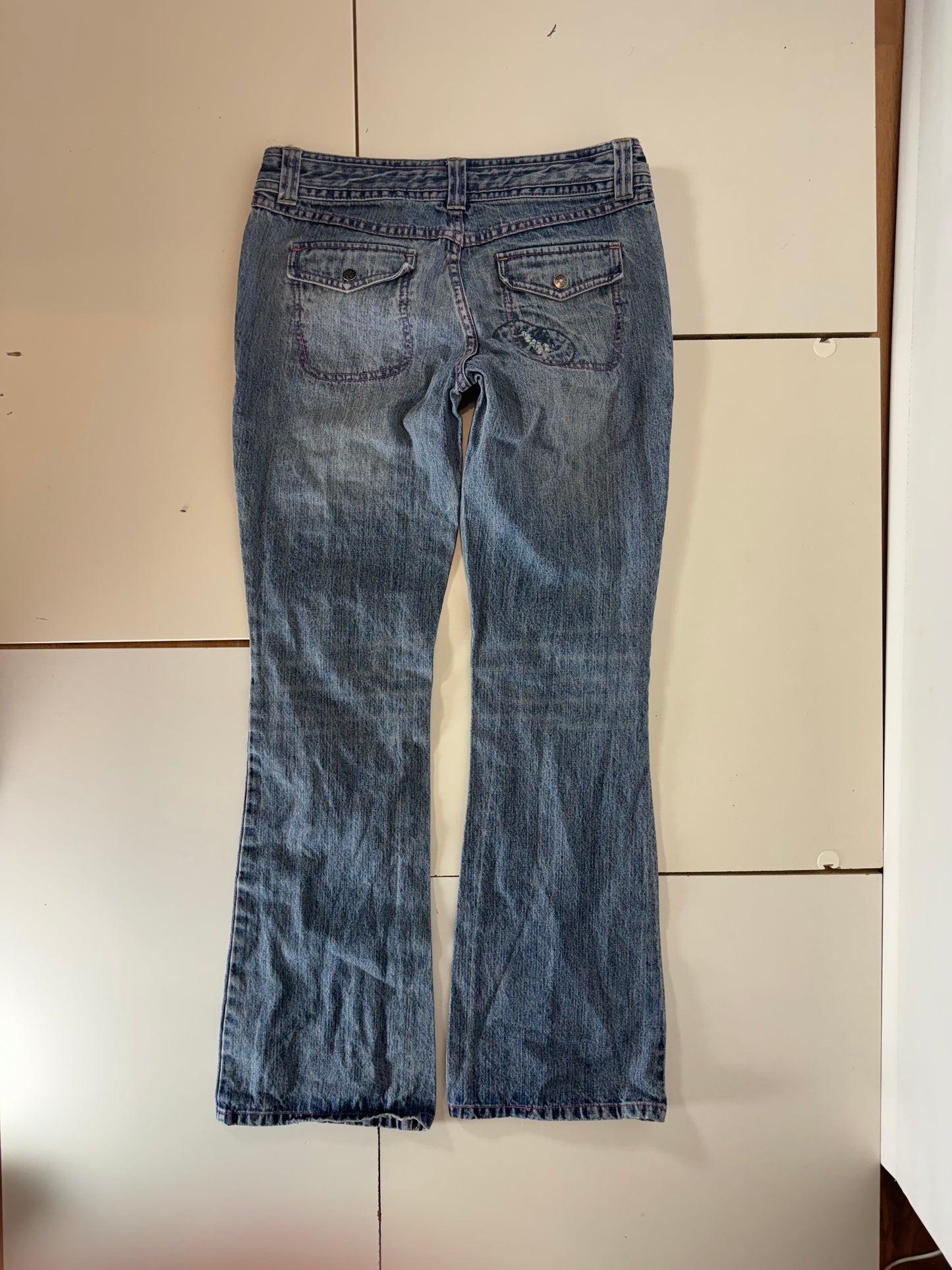 Lågmidjade jeans–stl: M