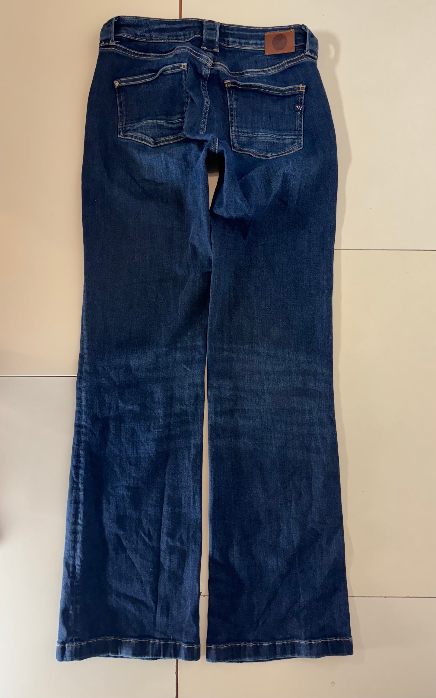 Utsvängda jeans stl: XS