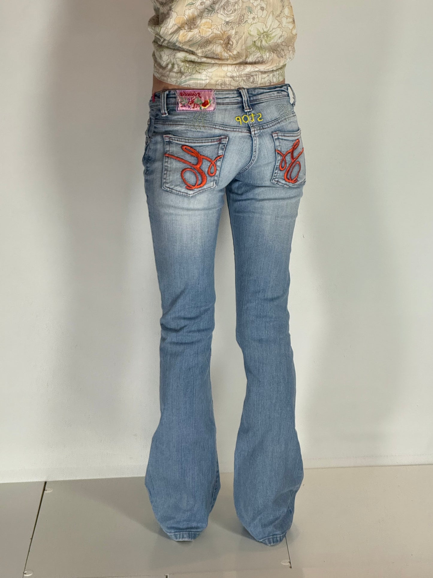 Lågmidjade jeans–stl: XS/S