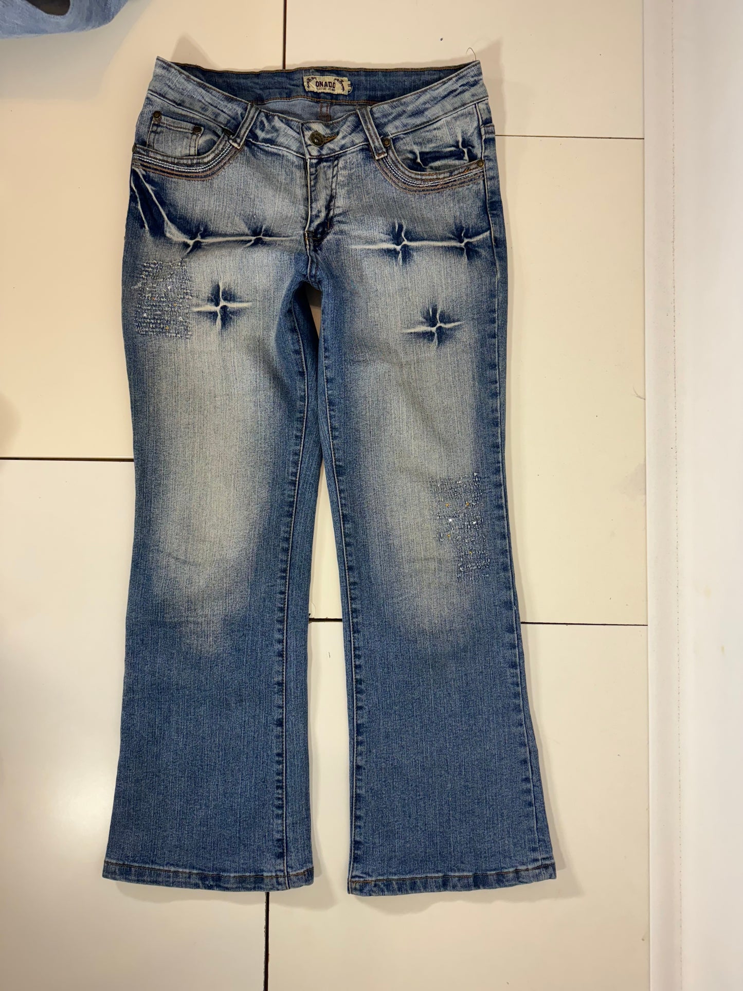 Utsvängda jeans stl: S
