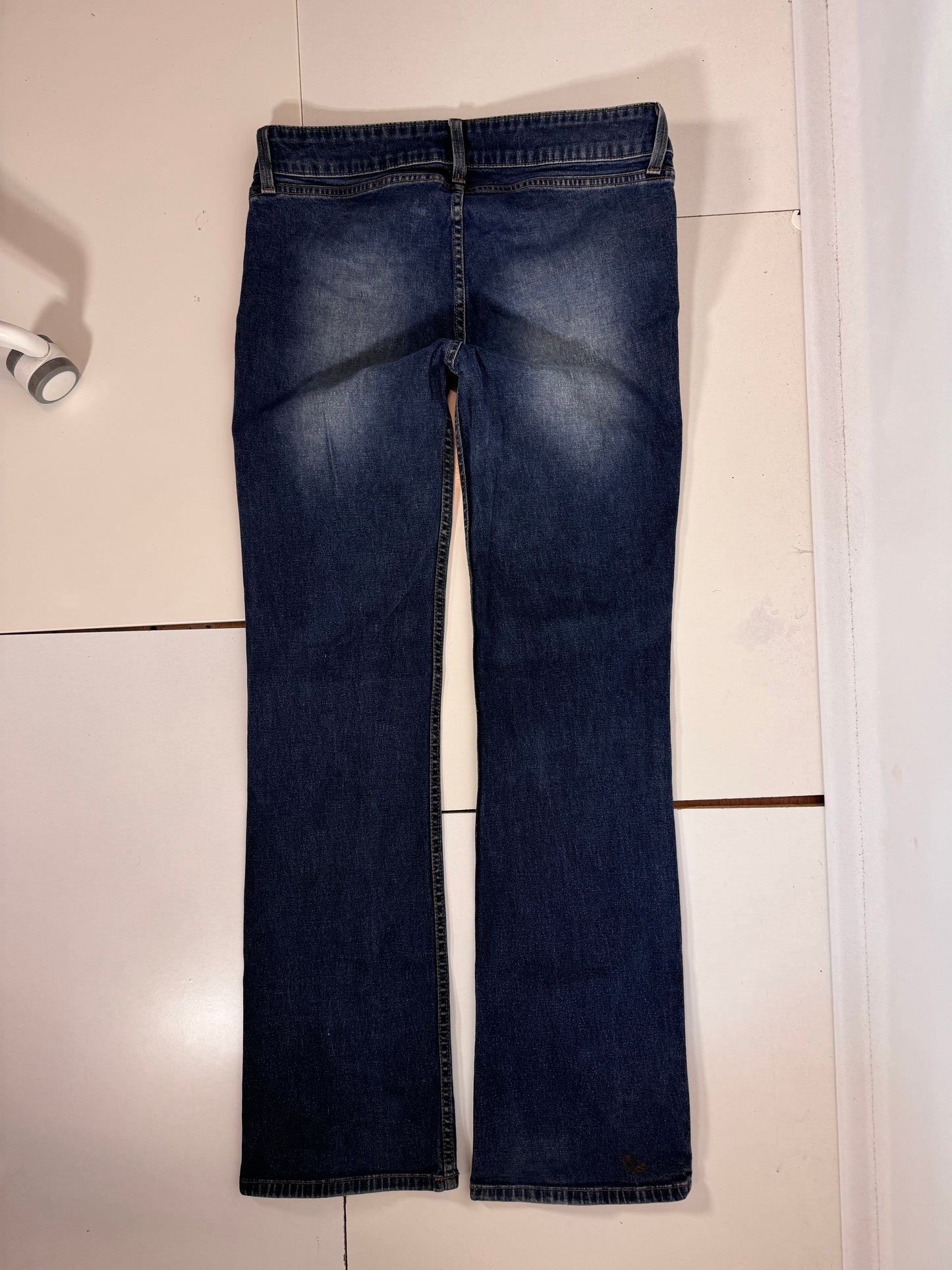 Utsvängda jeans stl: S