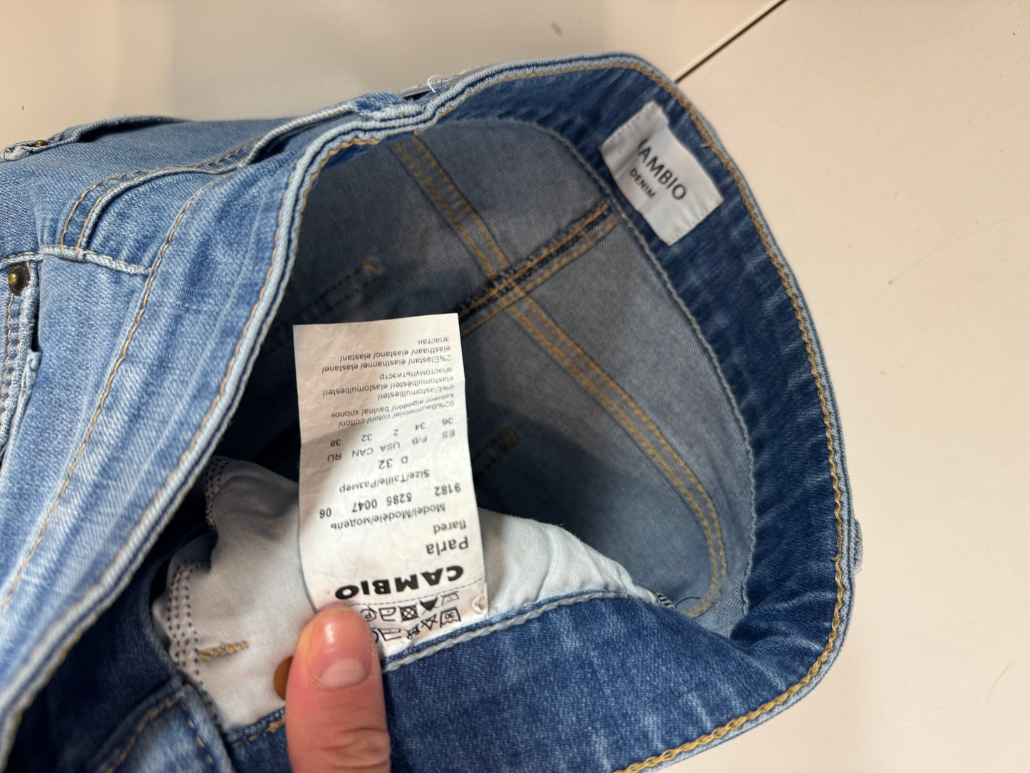 Utsvängda jeans stl: XXS