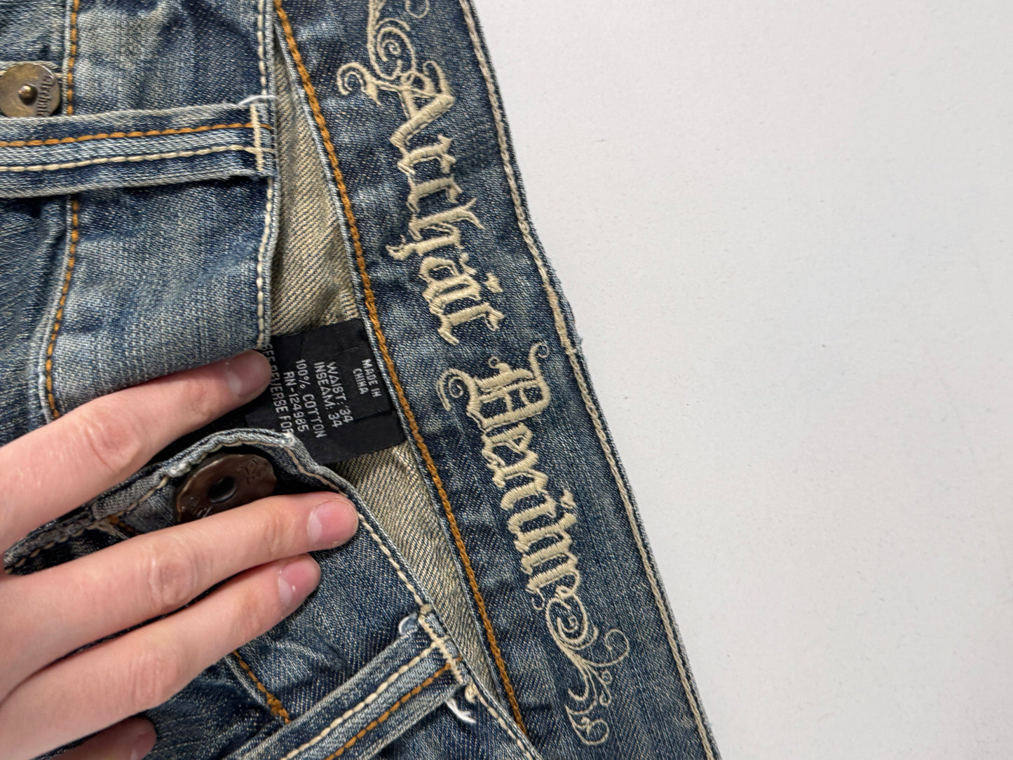 Utsvingte jeans str: L