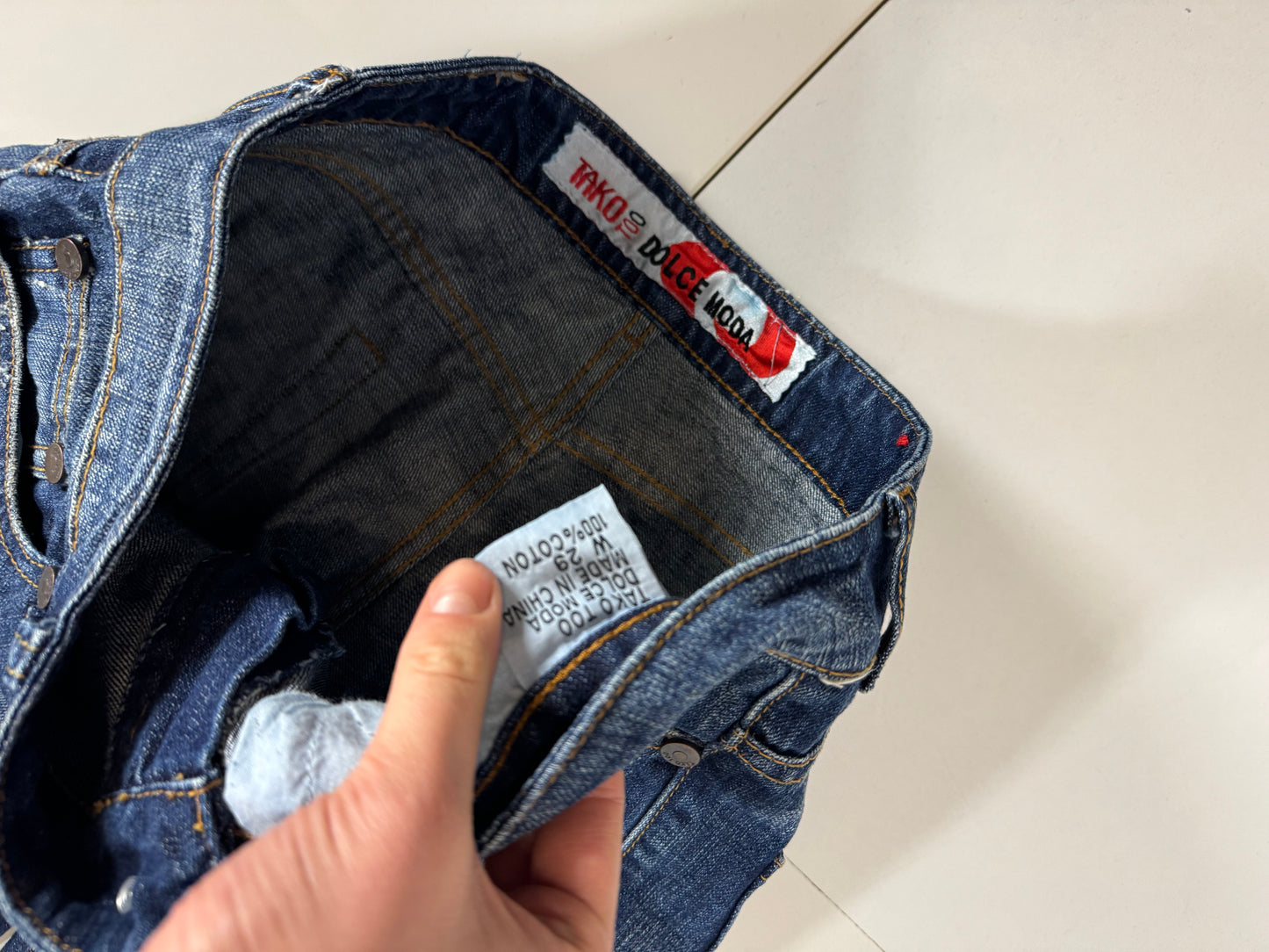Utsvängda jeans stl: M
