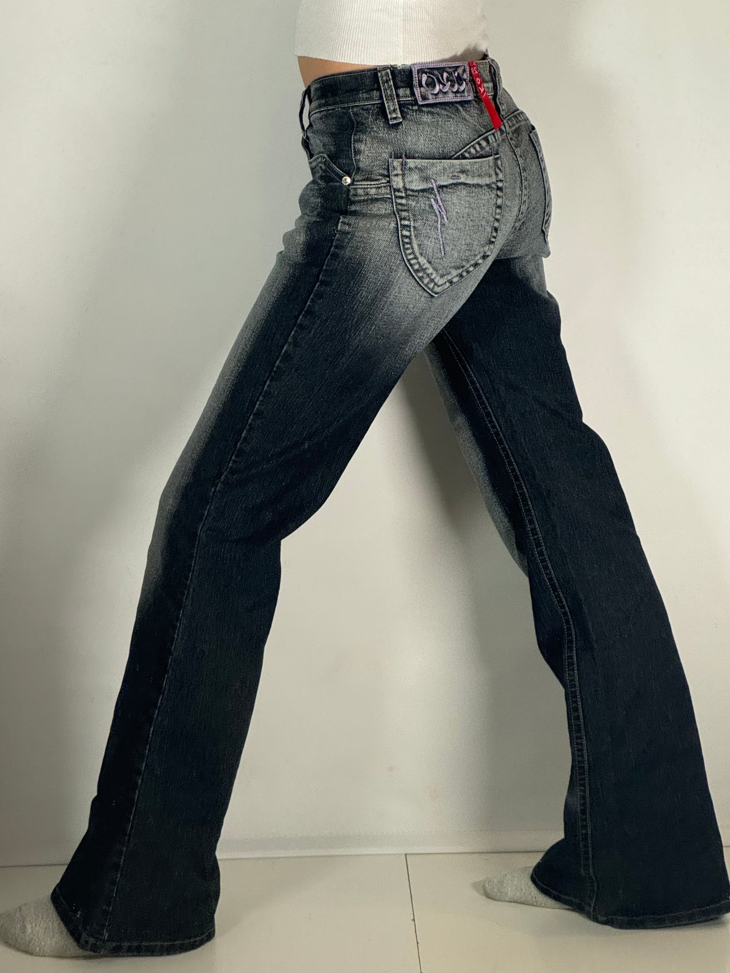 Utsvängda jeans stl: S