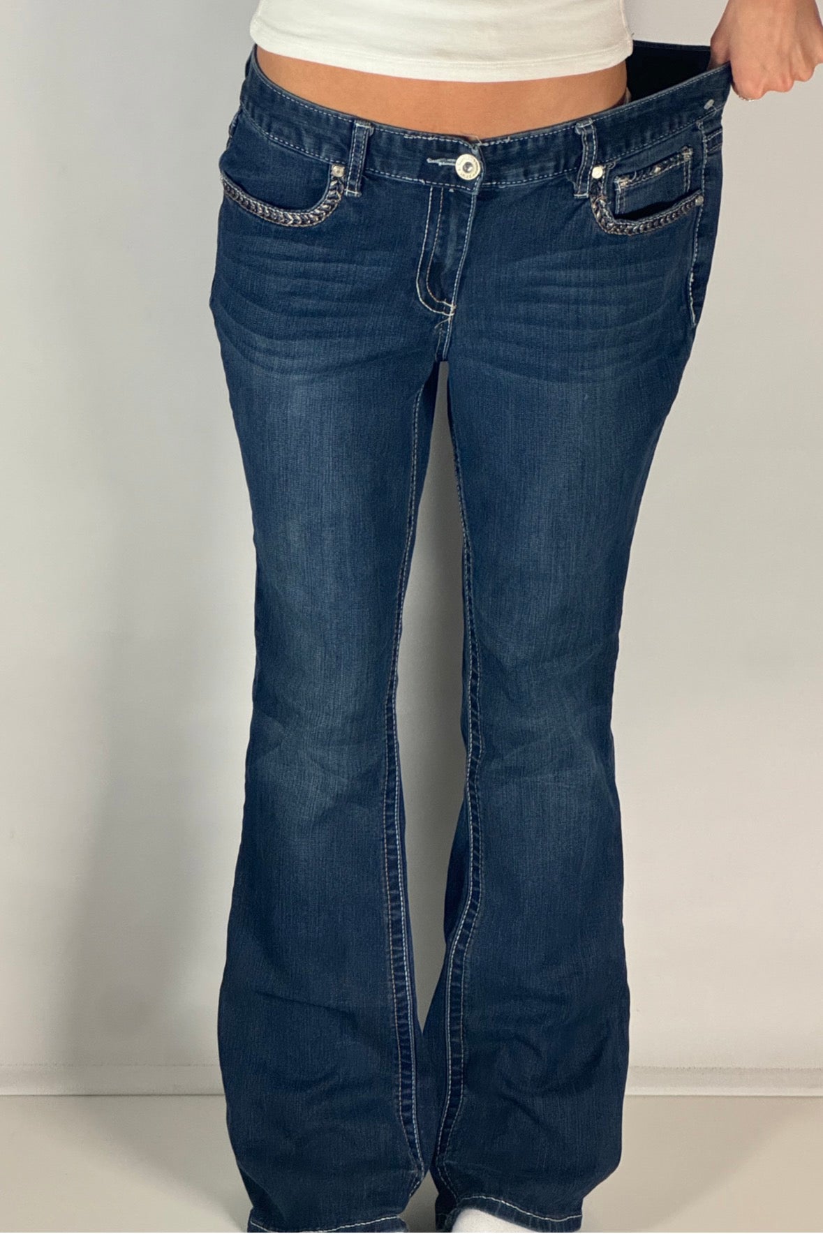 Utsvängda jeans stl: L