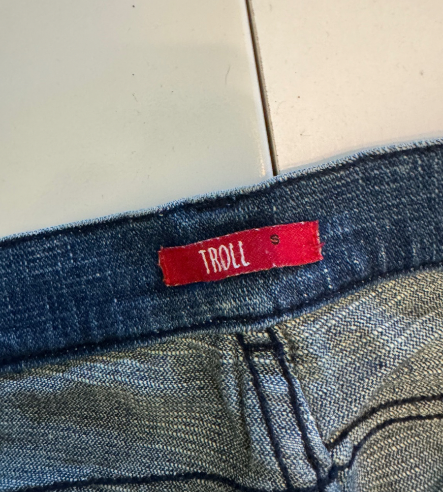 Utsvängda jeans–stl: S