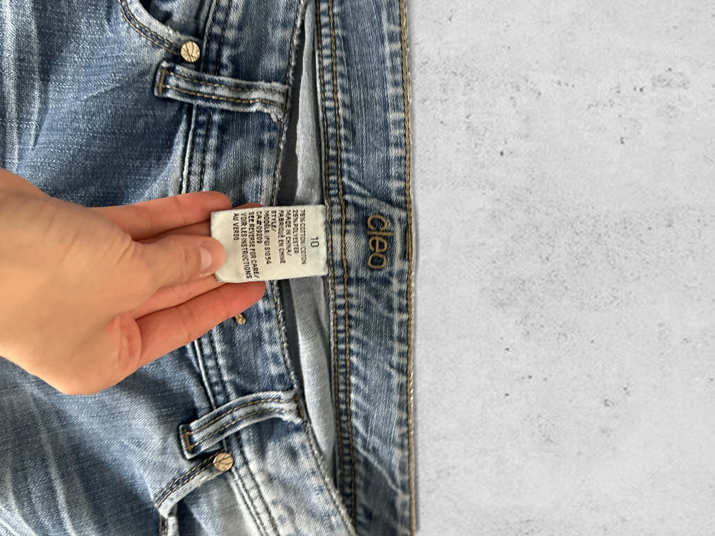 Utsvängda jeans stl: M